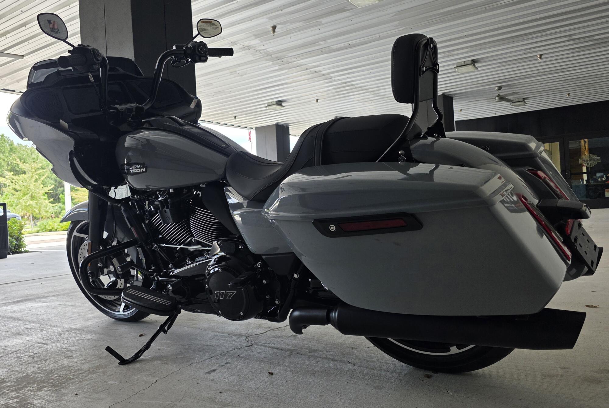 2026 Harley-Davidson® Road Glide® Dark Billiard Gray Black Trim, photo 9