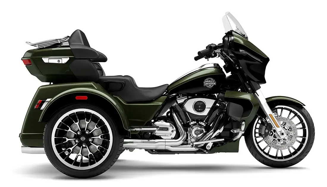 2026 Harley-Davidson® Street Glide 3 Limited Olive Steel Metallic / Vivid Black Chrome Trim FLHLT, photo 6