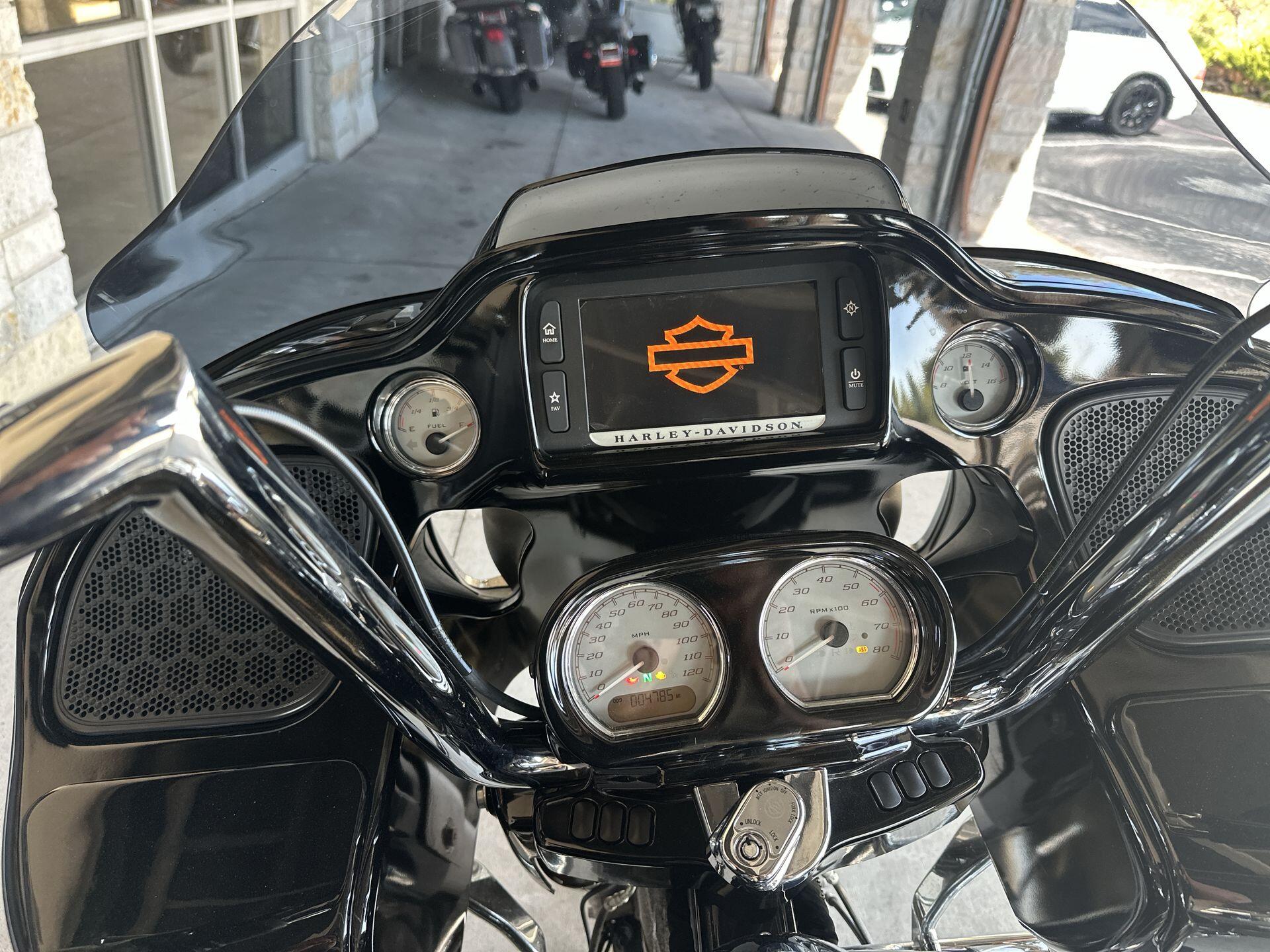 2017 Harley-Davidson® Road Glide® Special FLTRXS, photo 23
