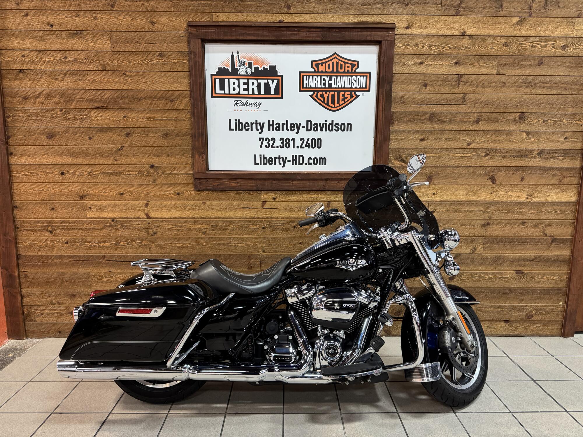 2017 Harley-Davidson® Road King® Vivid Black FLHR