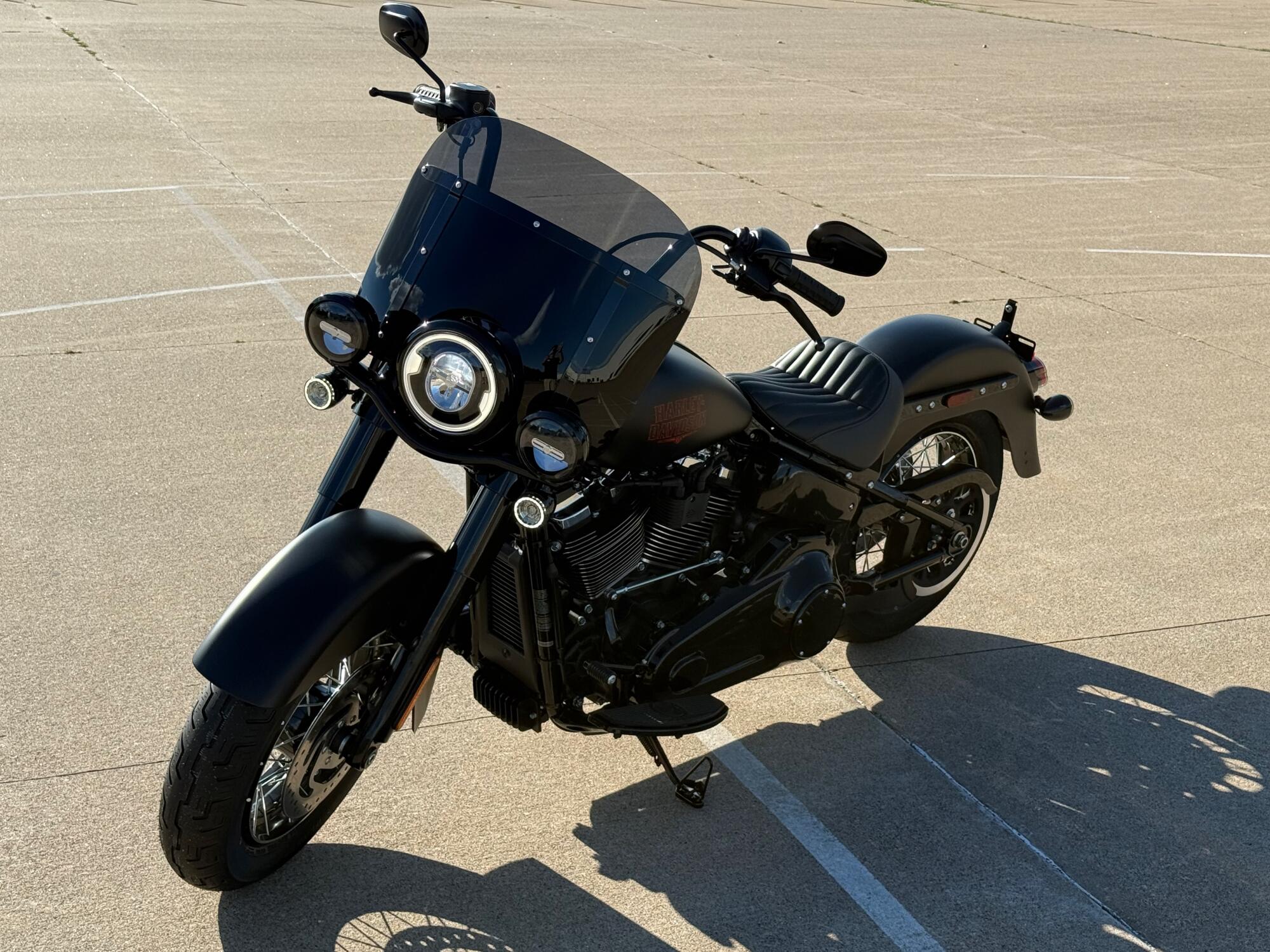 2026 Harley-Davidson® Deadwood™ Black Denim, photo 5