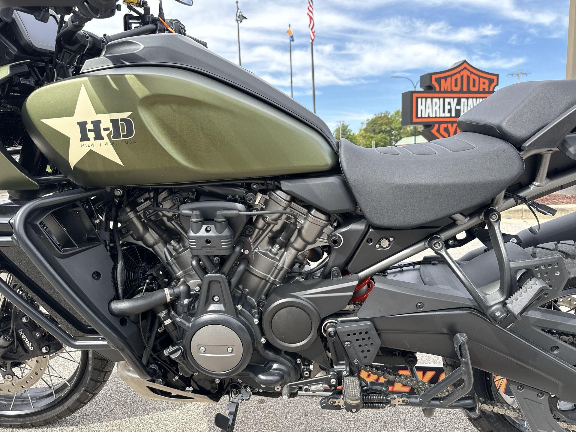 2022 Harley-Davidson® Pan America™ 1250 Special MINERAL GREEN DENIM, photo 13