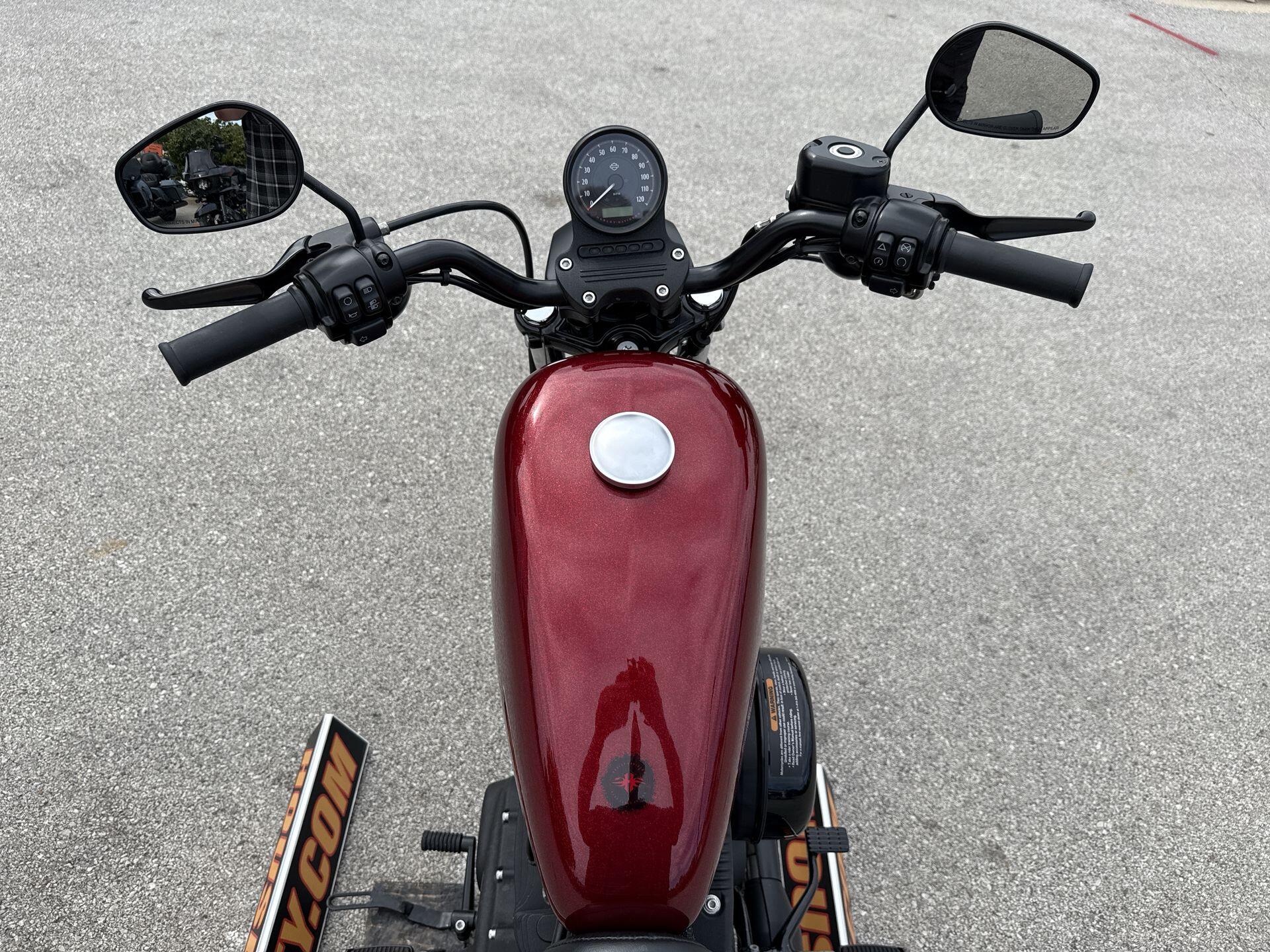2017 Harley-Davidson® Iron 883™ Hard Candy Custom™ Hot Rod Red Flake, photo 15