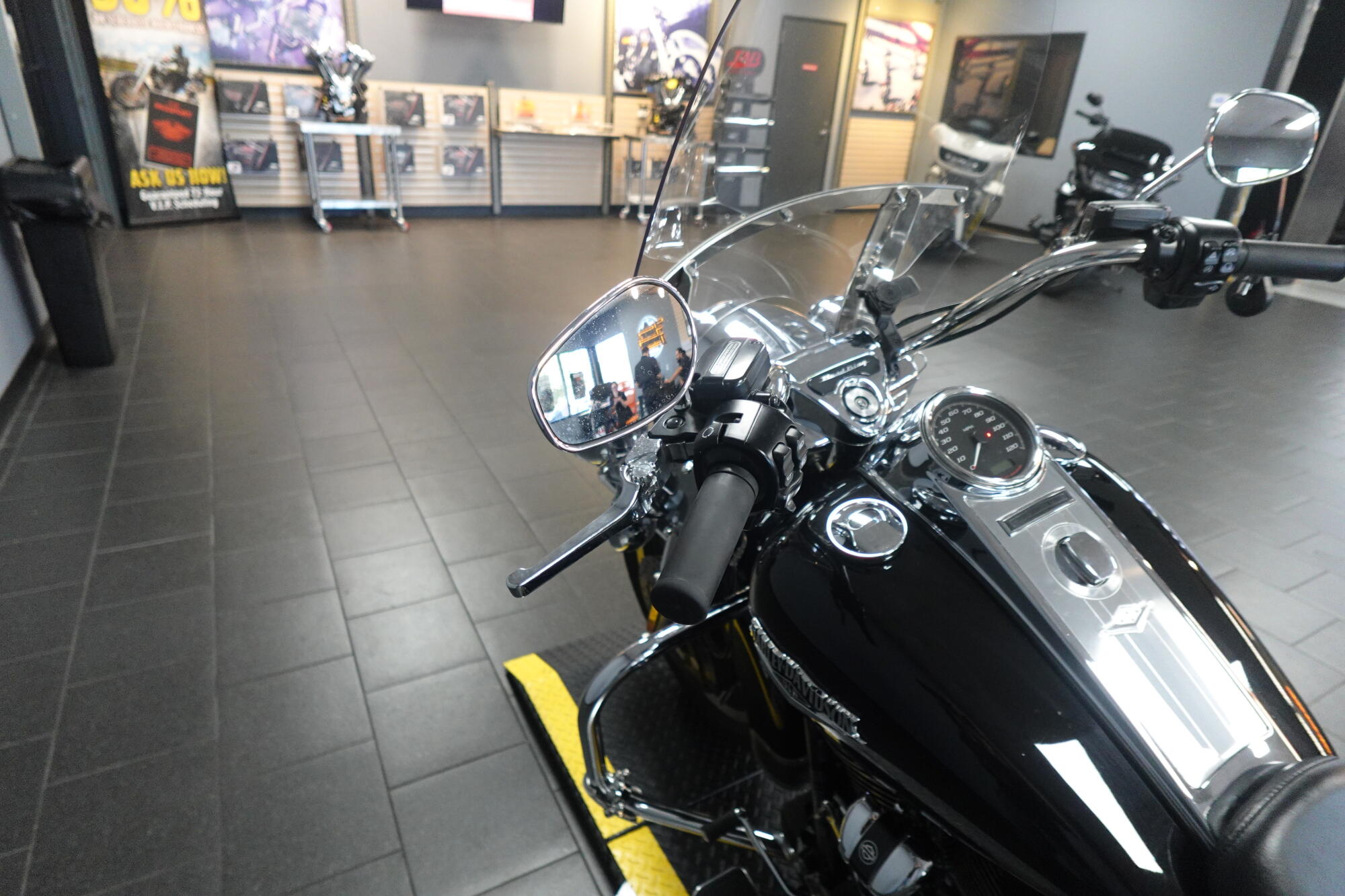 2019 Harley-Davidson® Road King® FLHR, photo 13