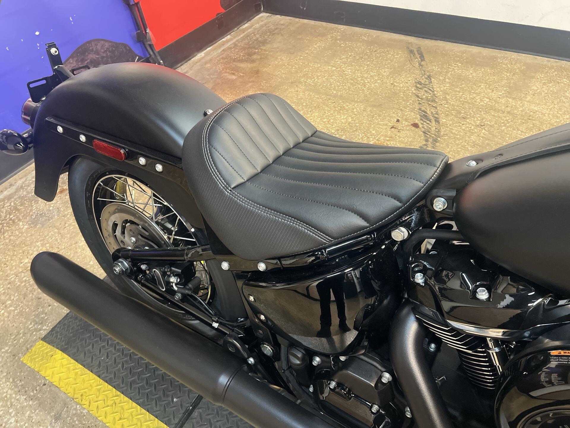 2026 Harley-Davidson® Deadwood™ FLHD, photo 15