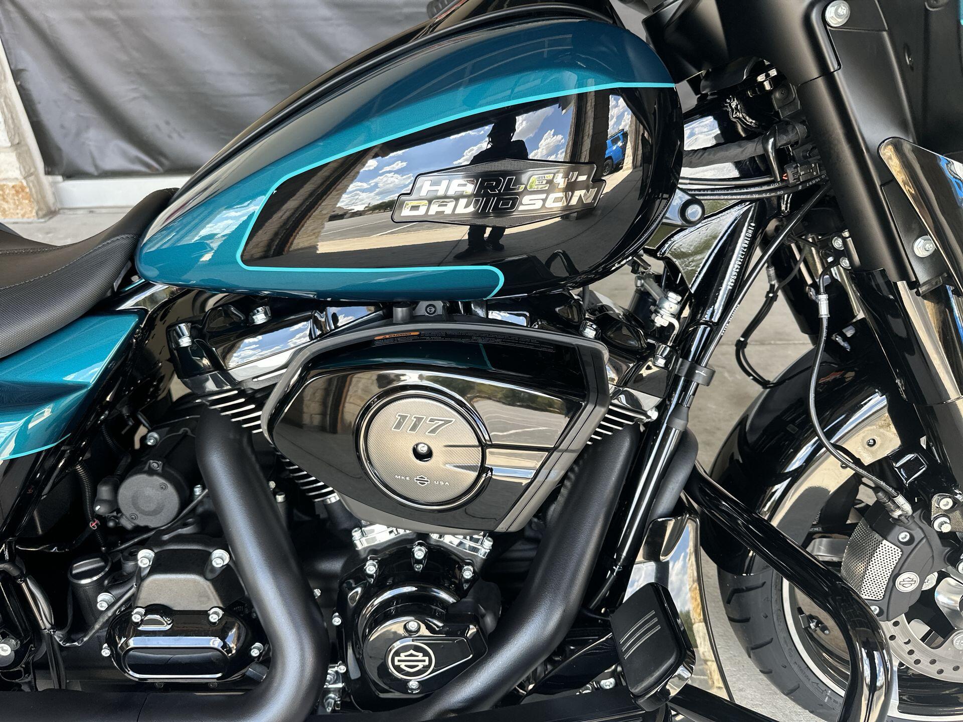 2026 Harley-Davidson® Street Glide® FLHX, photo 14
