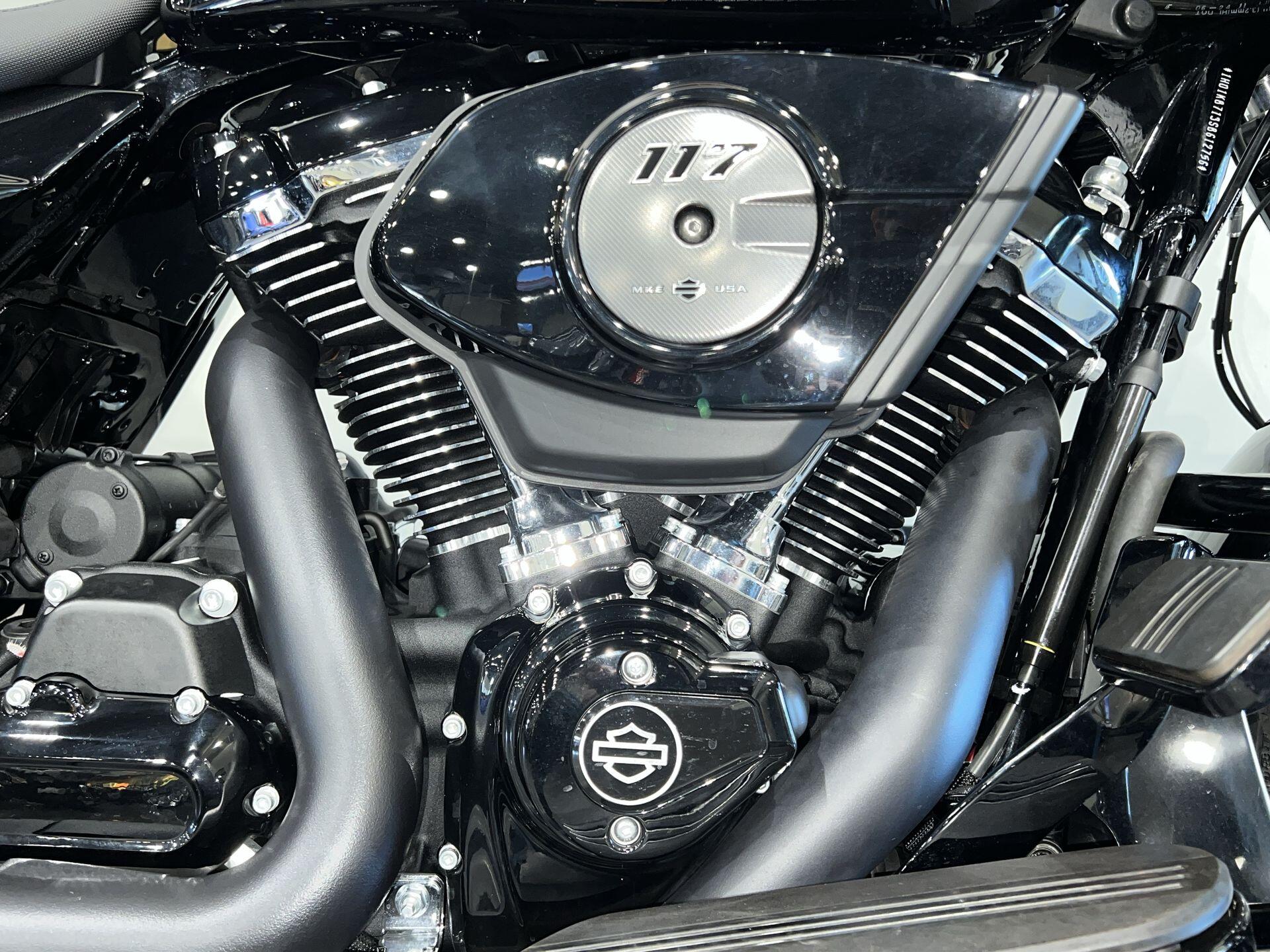2025 Harley-Davidson® Street Glide™ FLHX, photo 5