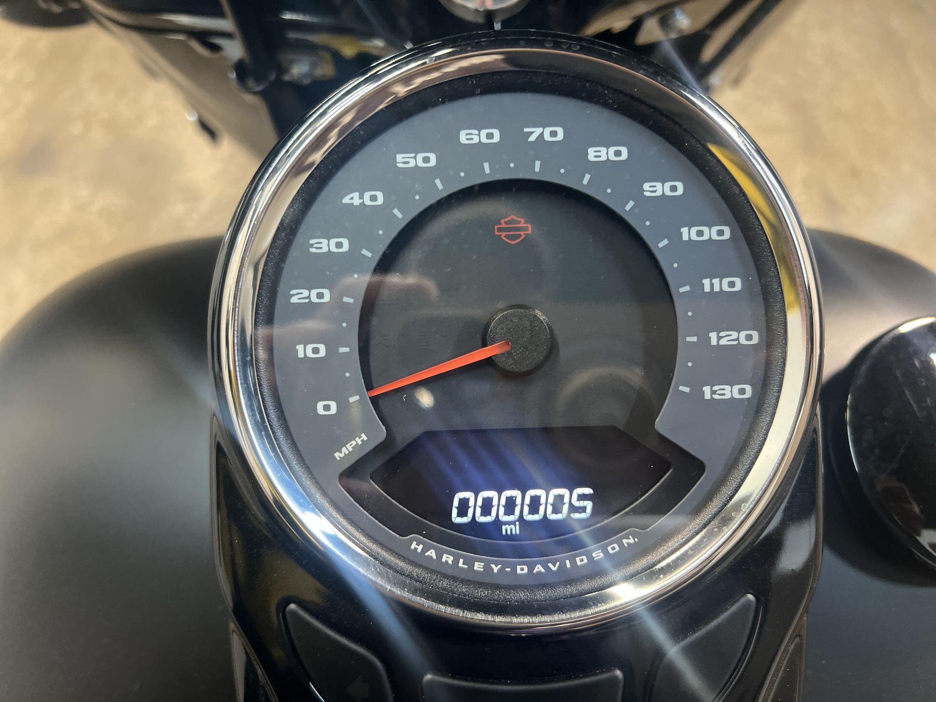 2026 Harley-Davidson® Deadwood™ FLHD, photo 20