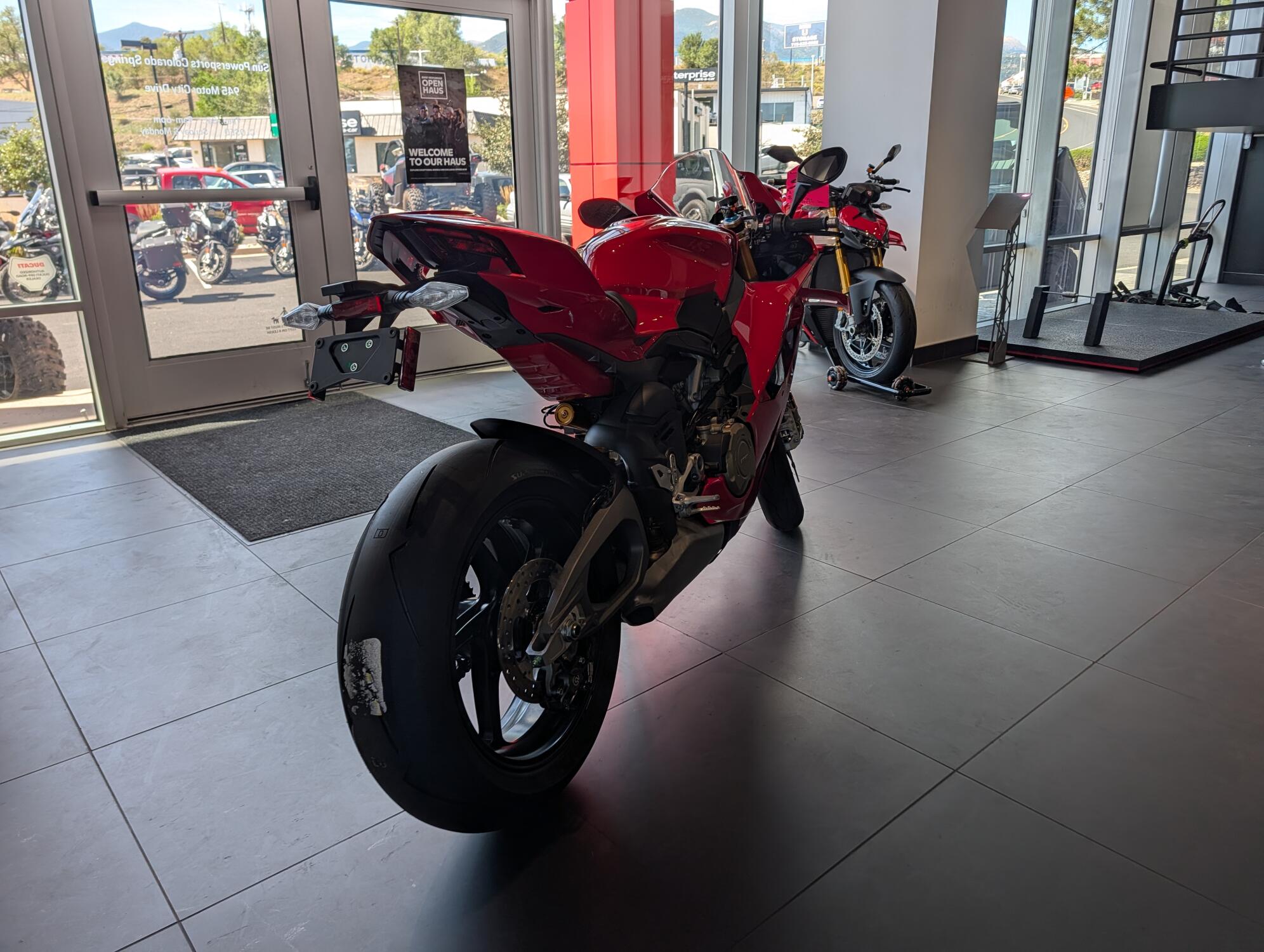 2026 Ducati Panigale V4 S, photo 3