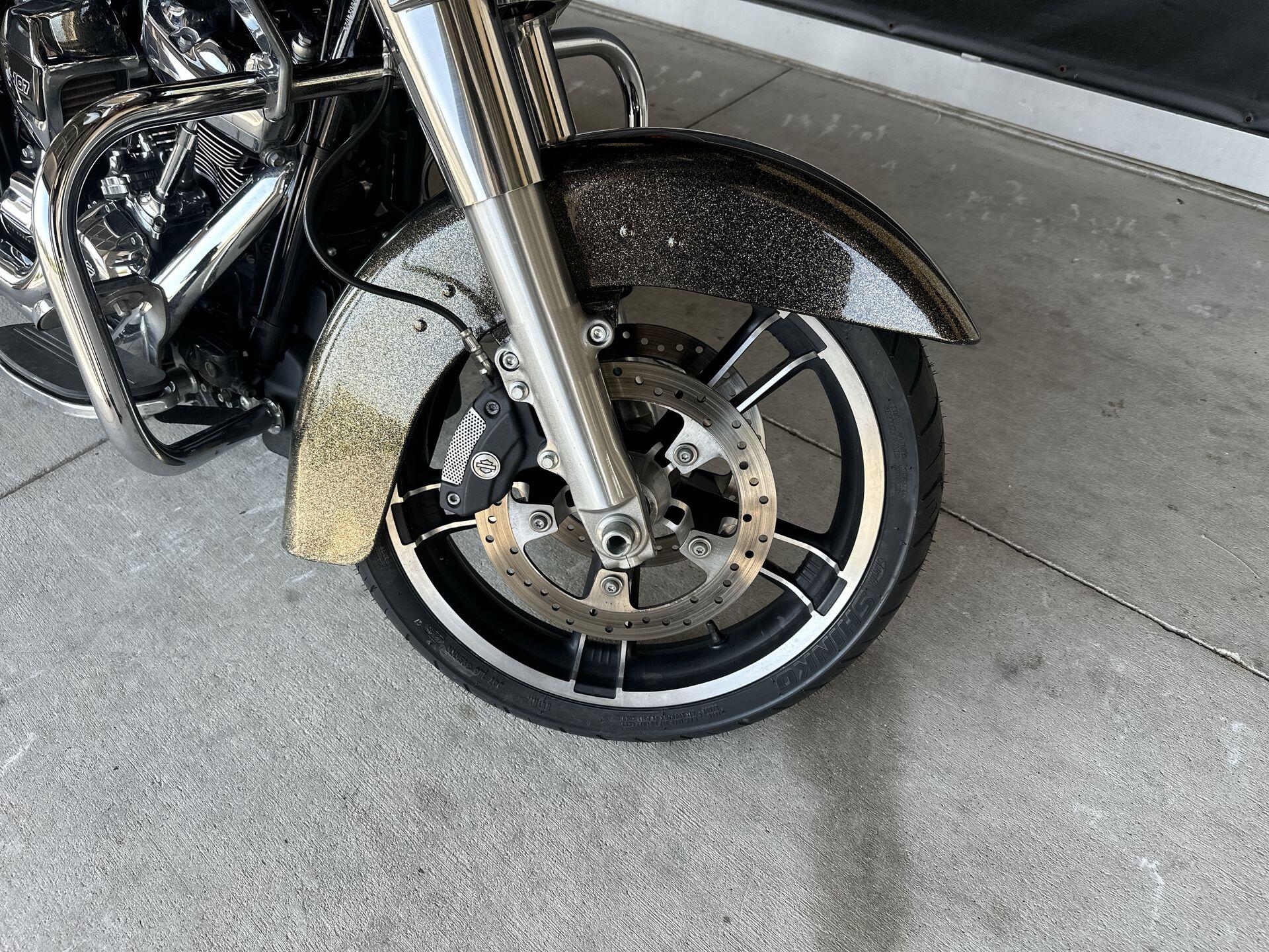 2017 Harley-Davidson® Road Glide® Special FLTRXS, photo 12