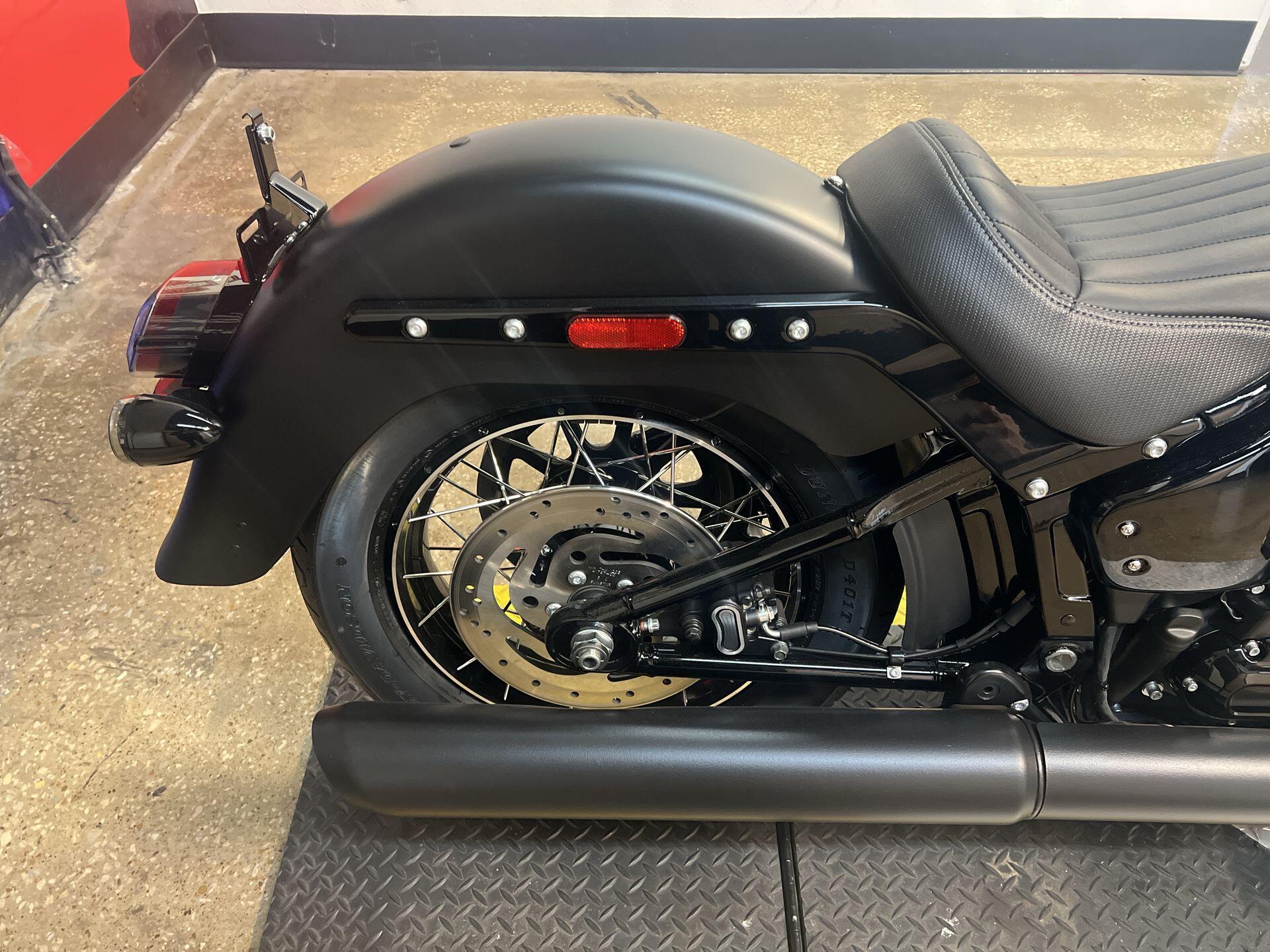 2026 Harley-Davidson® Deadwood™ FLHD, photo 17