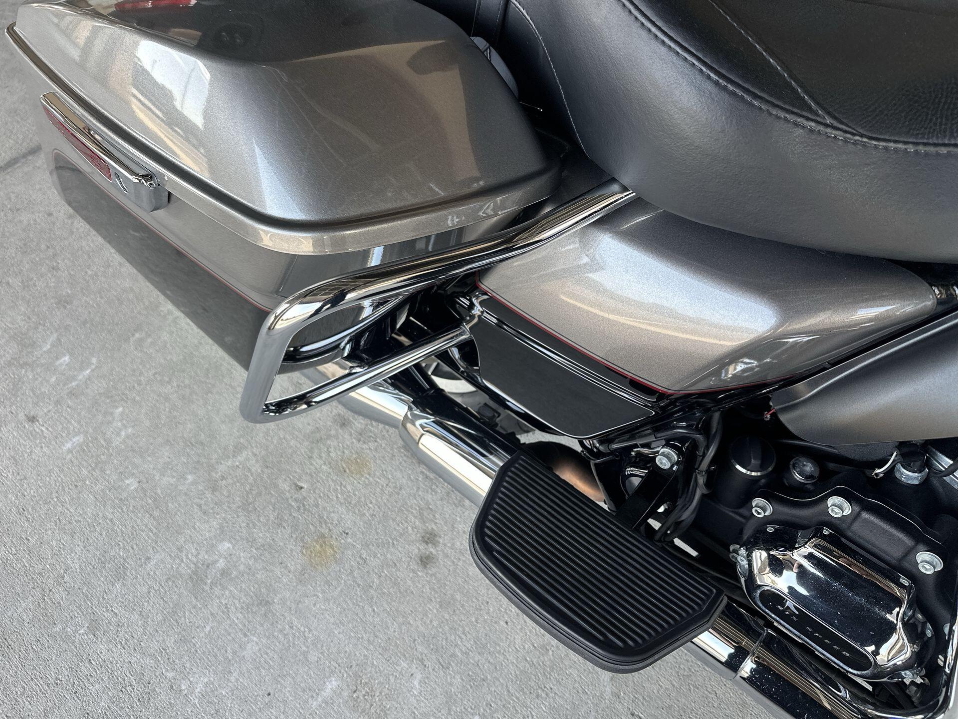 2017 Harley-Davidson® Road Glide® Ultra FLTRU, photo 18