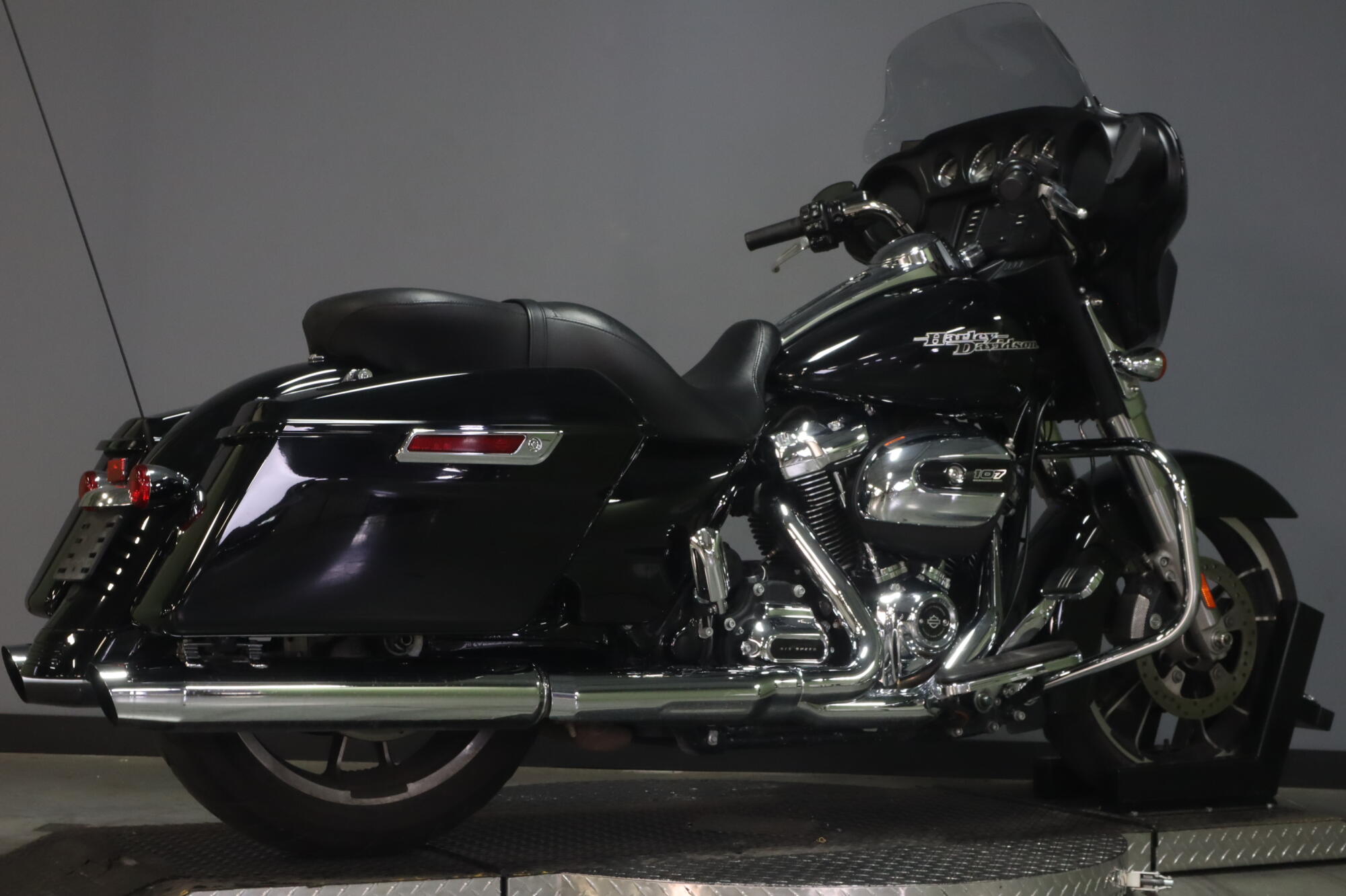 2020 Harley-Davidson® Street Glide® (FLHX), photo 8