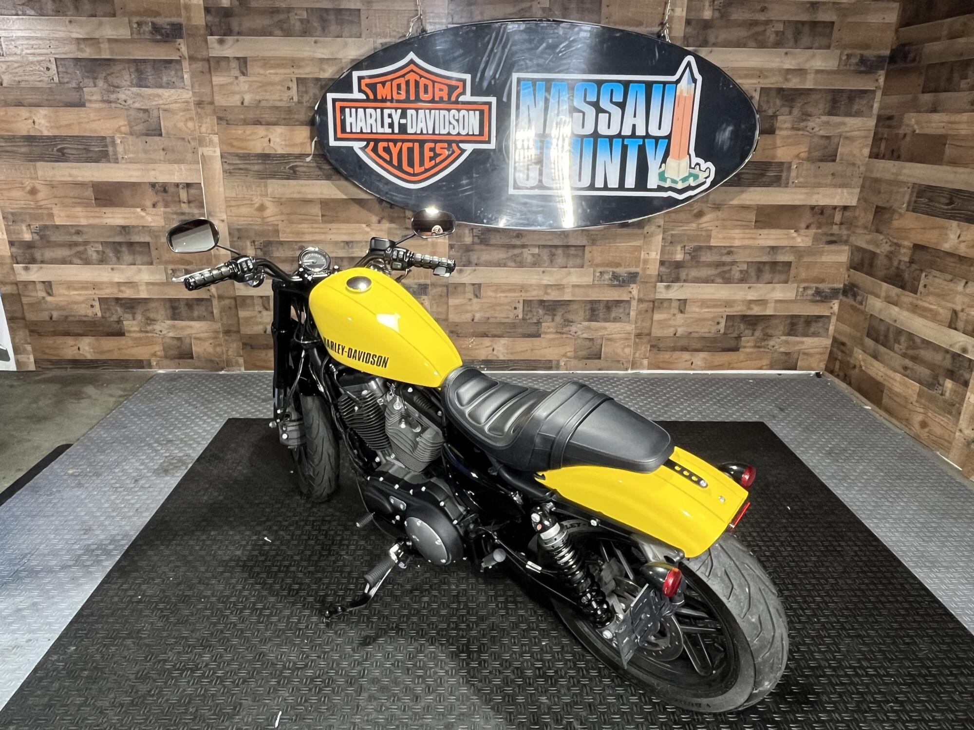 2018 Harley-Davidson® Roadster™ Corona Yellow Pearl, photo 6