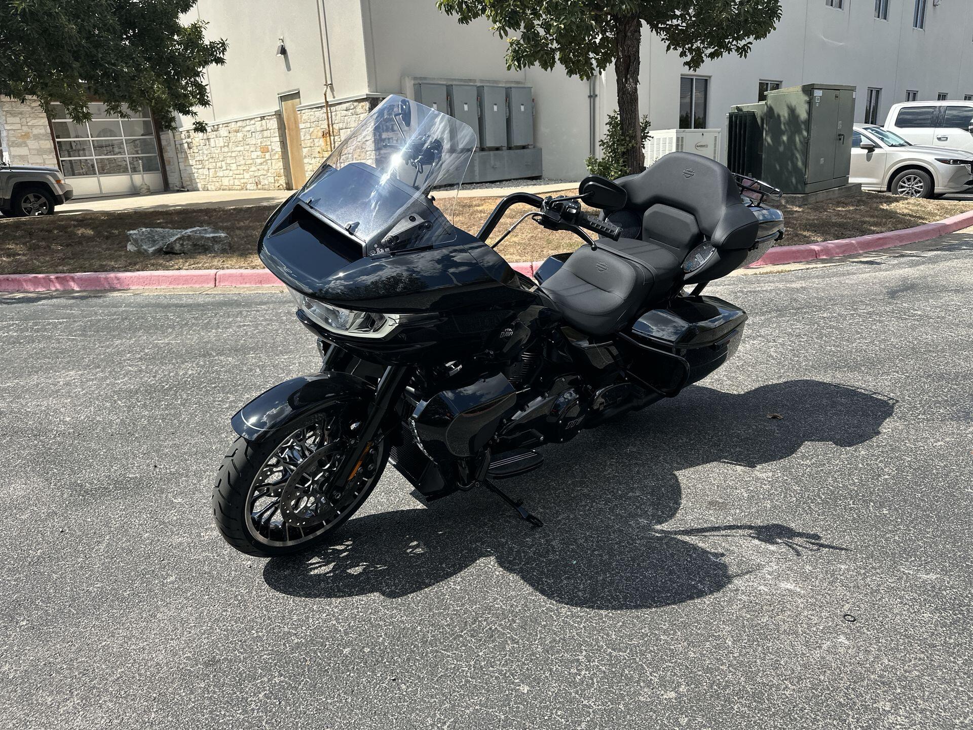 2026 Harley-Davidson® Road Glide Limited FLTRXL, photo 5