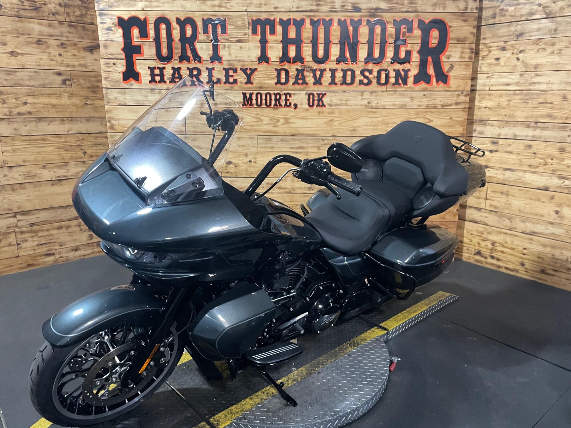 2026 Harley-Davidson® Road Glide Limited FLTRXL, photo 8