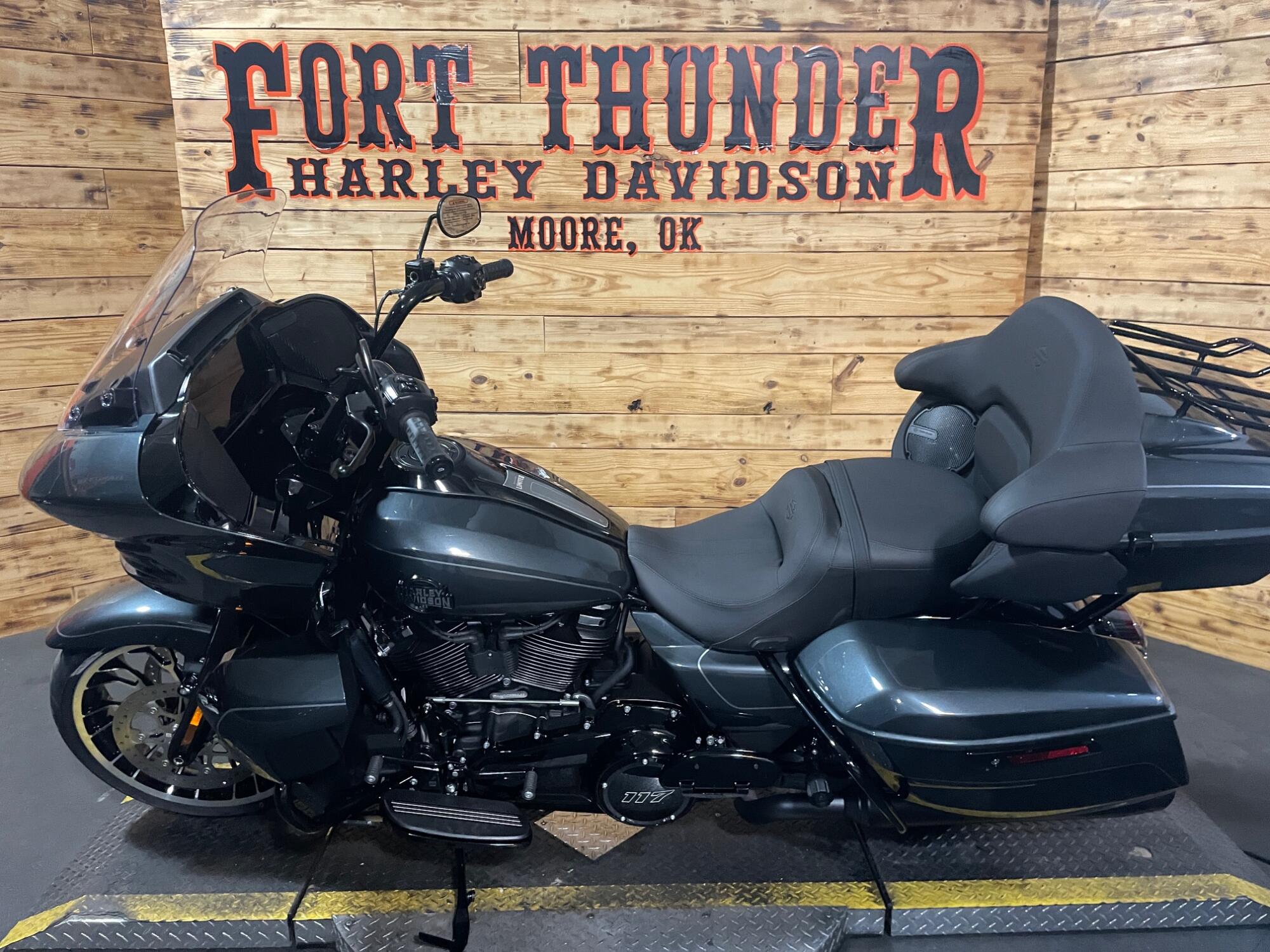 2026 Harley-Davidson® Road Glide Limited FLTRXL, photo 9