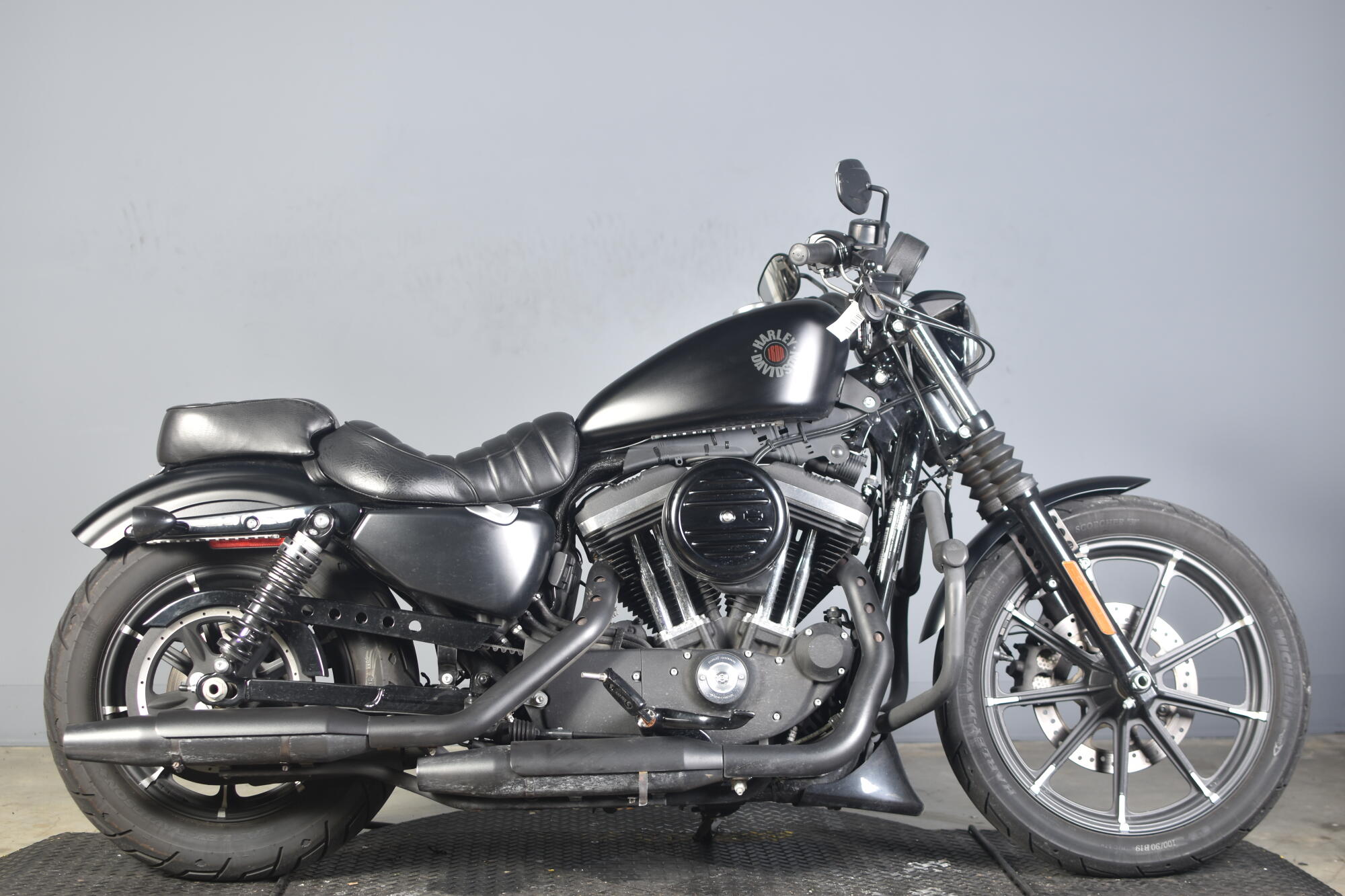 Iron 883™ | Patriot Harley-Davidson®
