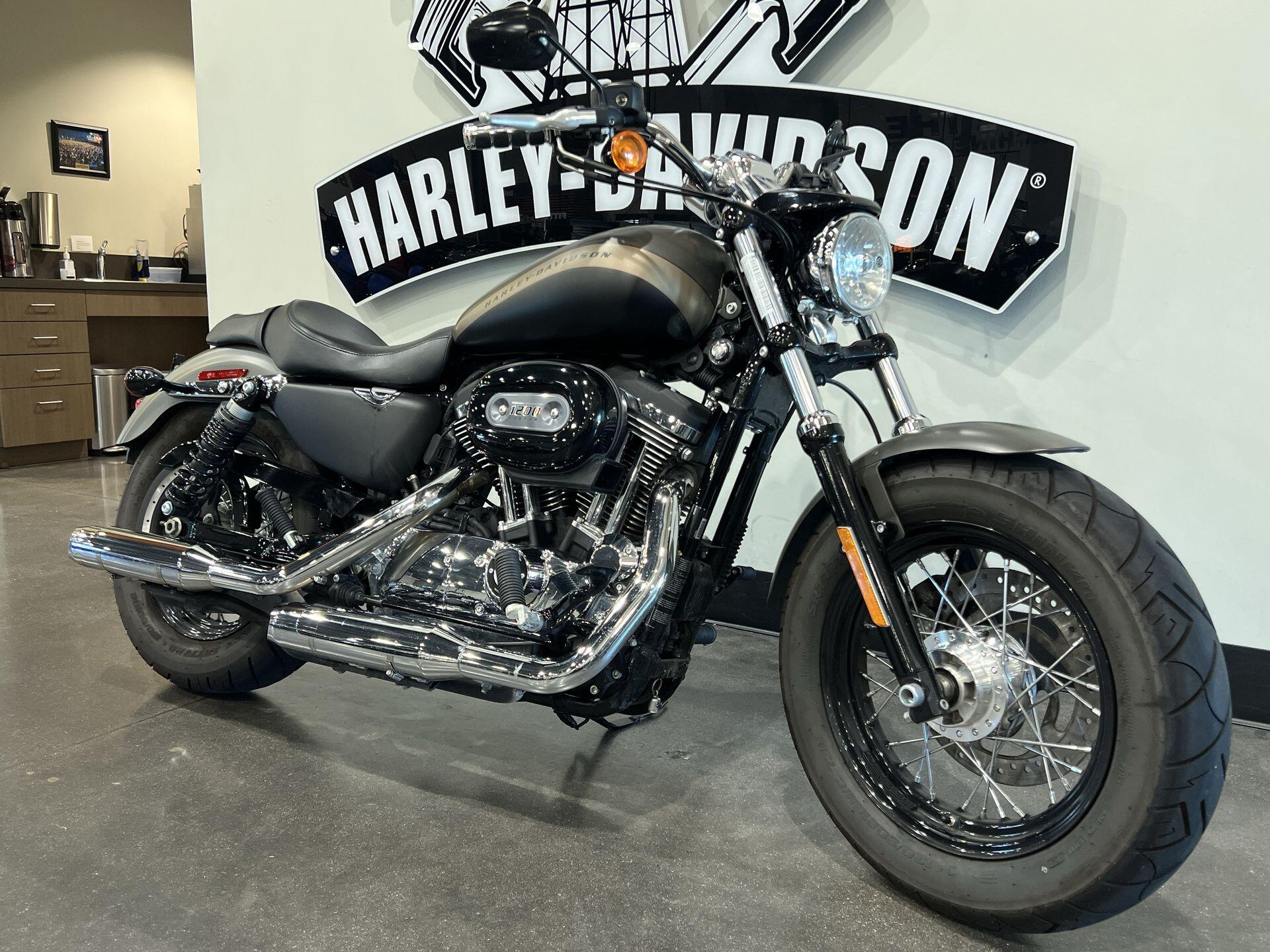 2018 Harley-Davidson® 1200 Custom XL1200C, photo 3