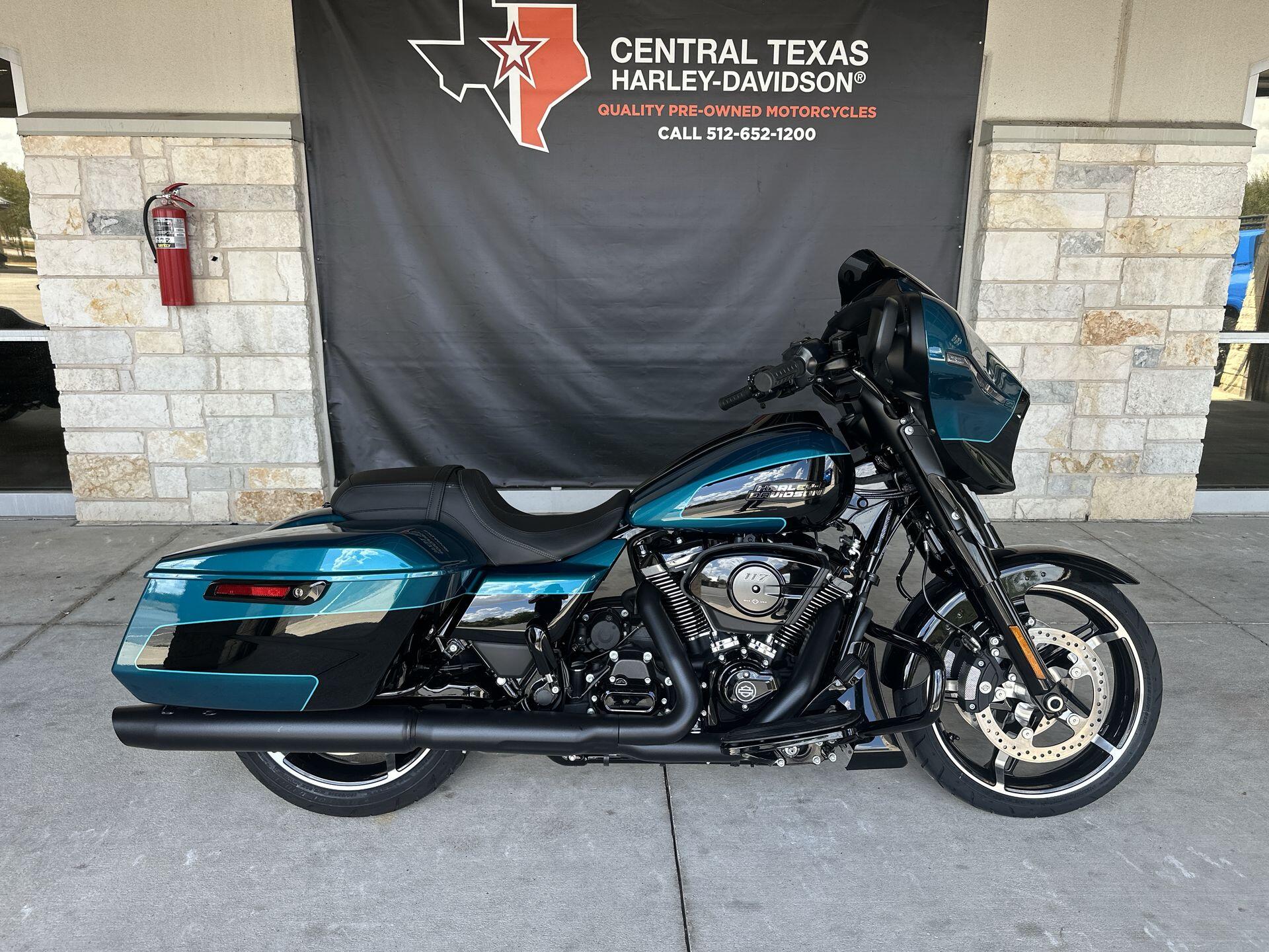 2026 Harley-Davidson® Street Glide® FLHX, photo 3
