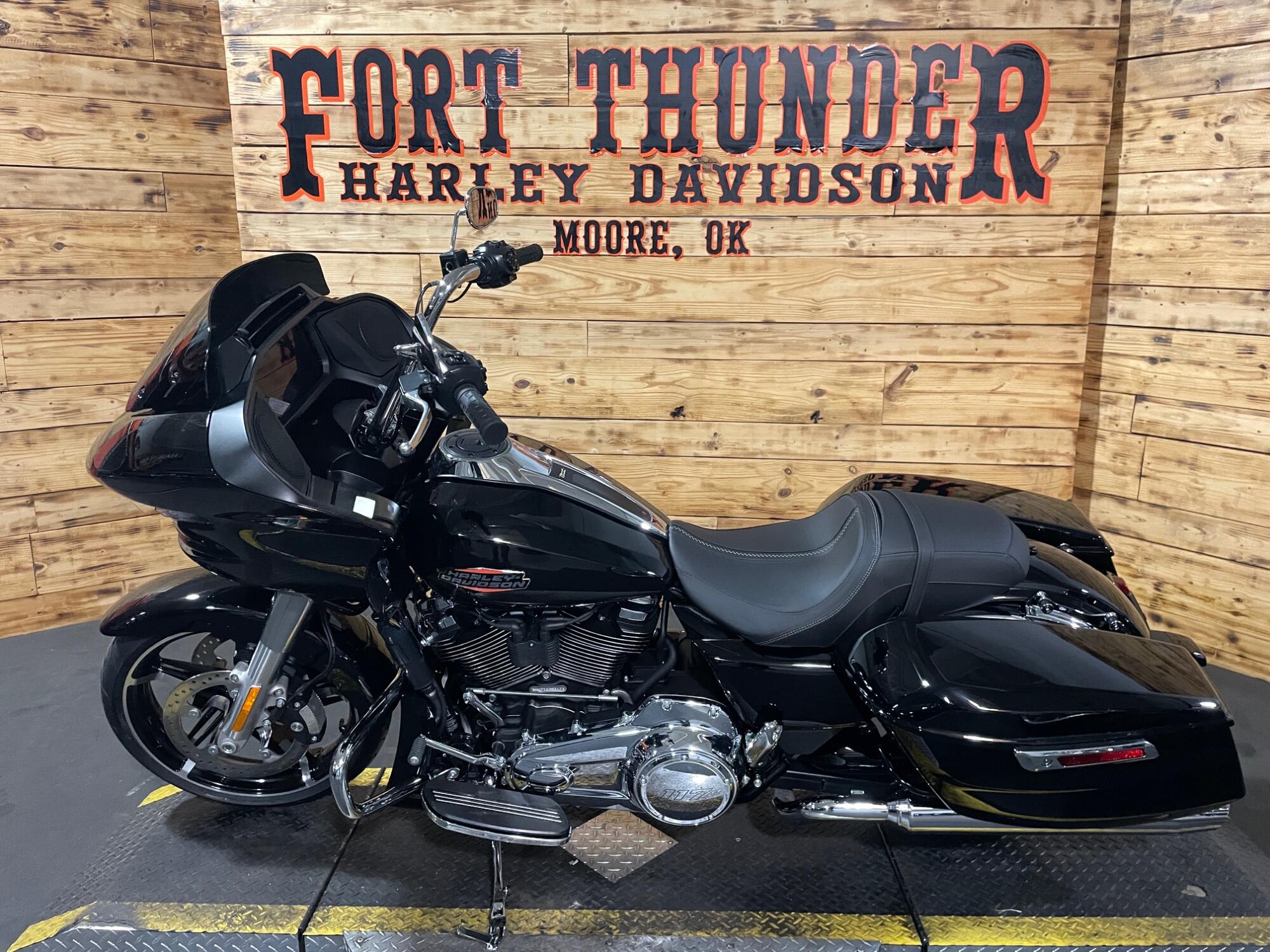 2026 Harley-Davidson® Road Glide® FLTRX, photo 9