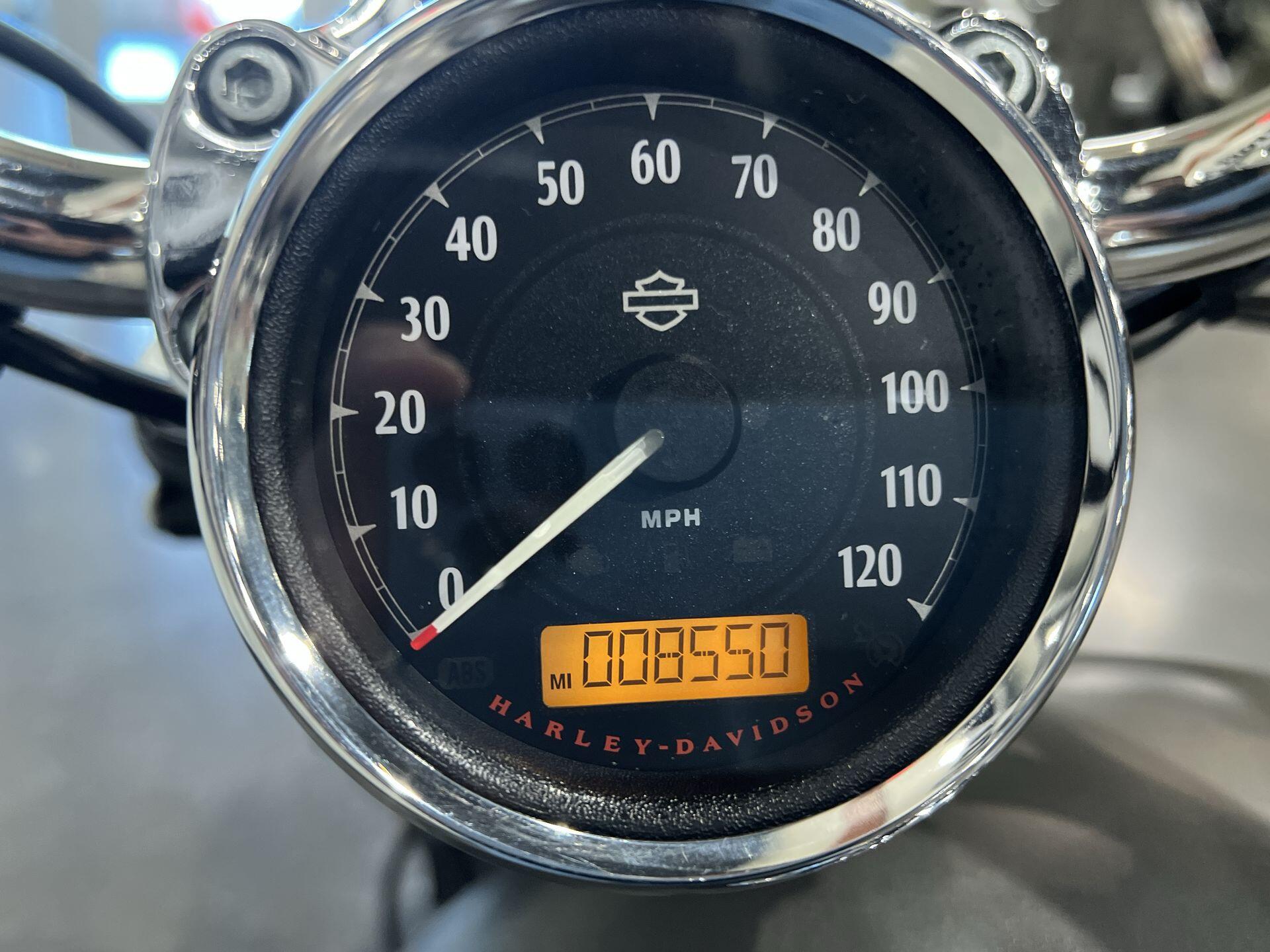 2018 Harley-Davidson® 1200 Custom XL1200C, photo 11