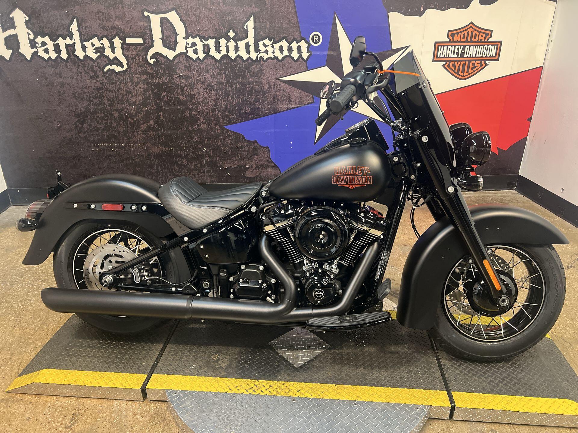 2026 Harley-Davidson® Deadwood™ FLHD, photo 8