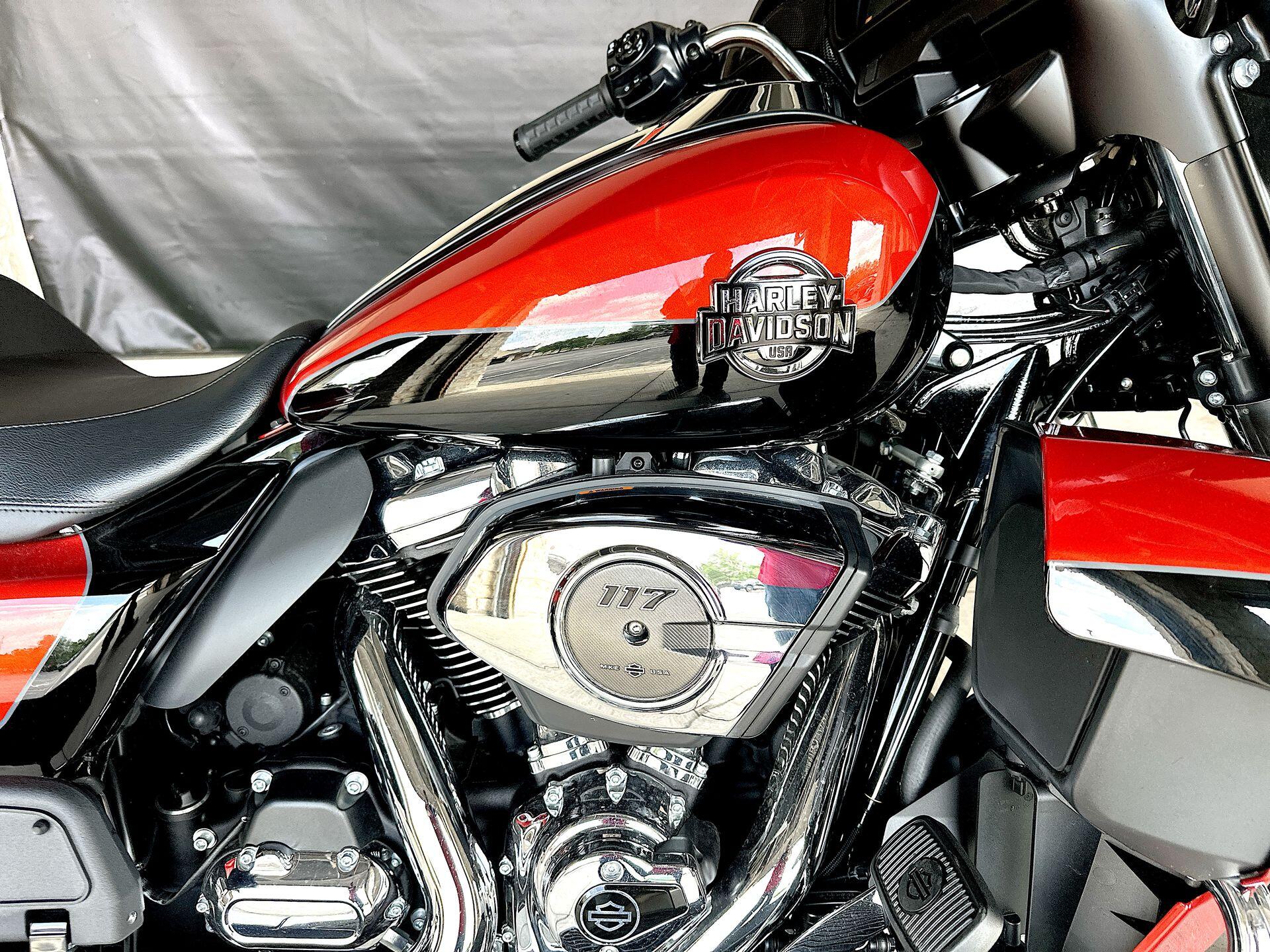 2025 Harley-Davidson® Street Glide™ Ultra FLHXU, photo 14