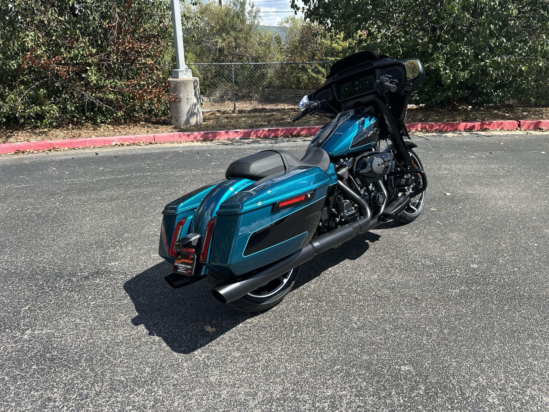 2026 Harley-Davidson® Street Glide® FLHX, photo 10