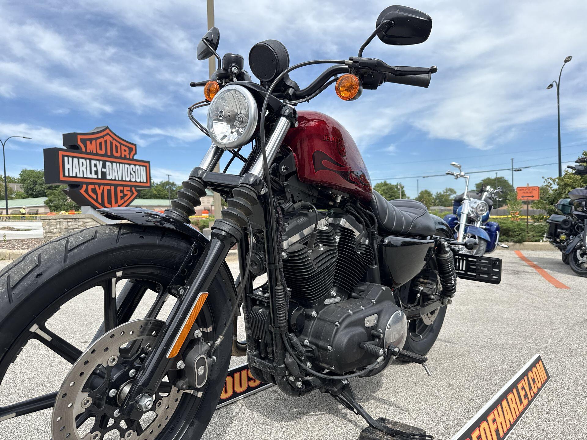 2017 Harley-Davidson® Iron 883™ Hard Candy Custom™ Hot Rod Red Flake, photo 18