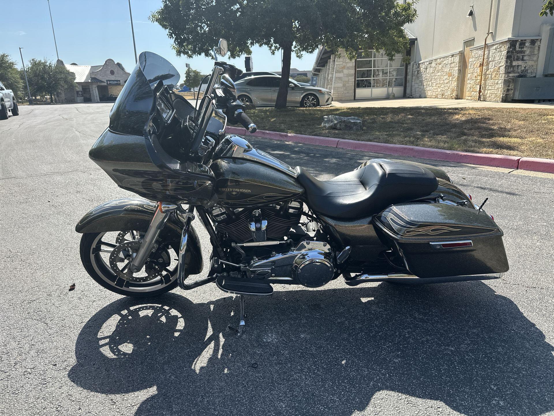 2017 Harley-Davidson® Road Glide® Special FLTRXS, photo 7