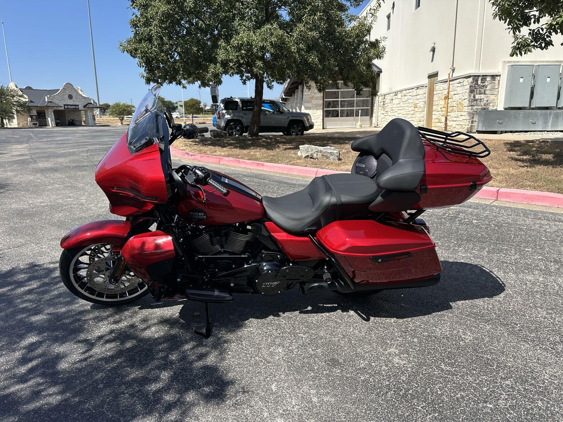 2026 Harley-Davidson® Street Glide Limited FLHXL, photo 6