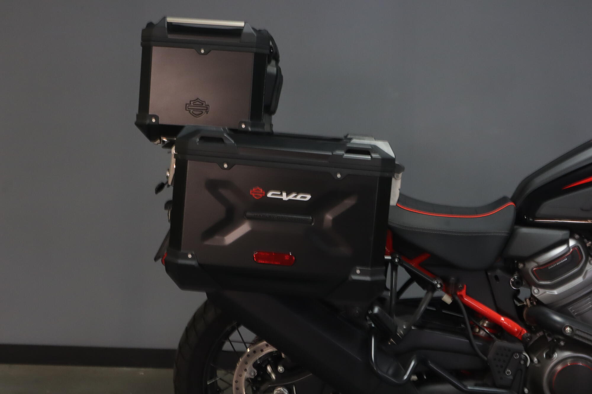 2024 Harley-Davidson® CVO™ Pan America® 1250 Special (RA1250SE), photo 9