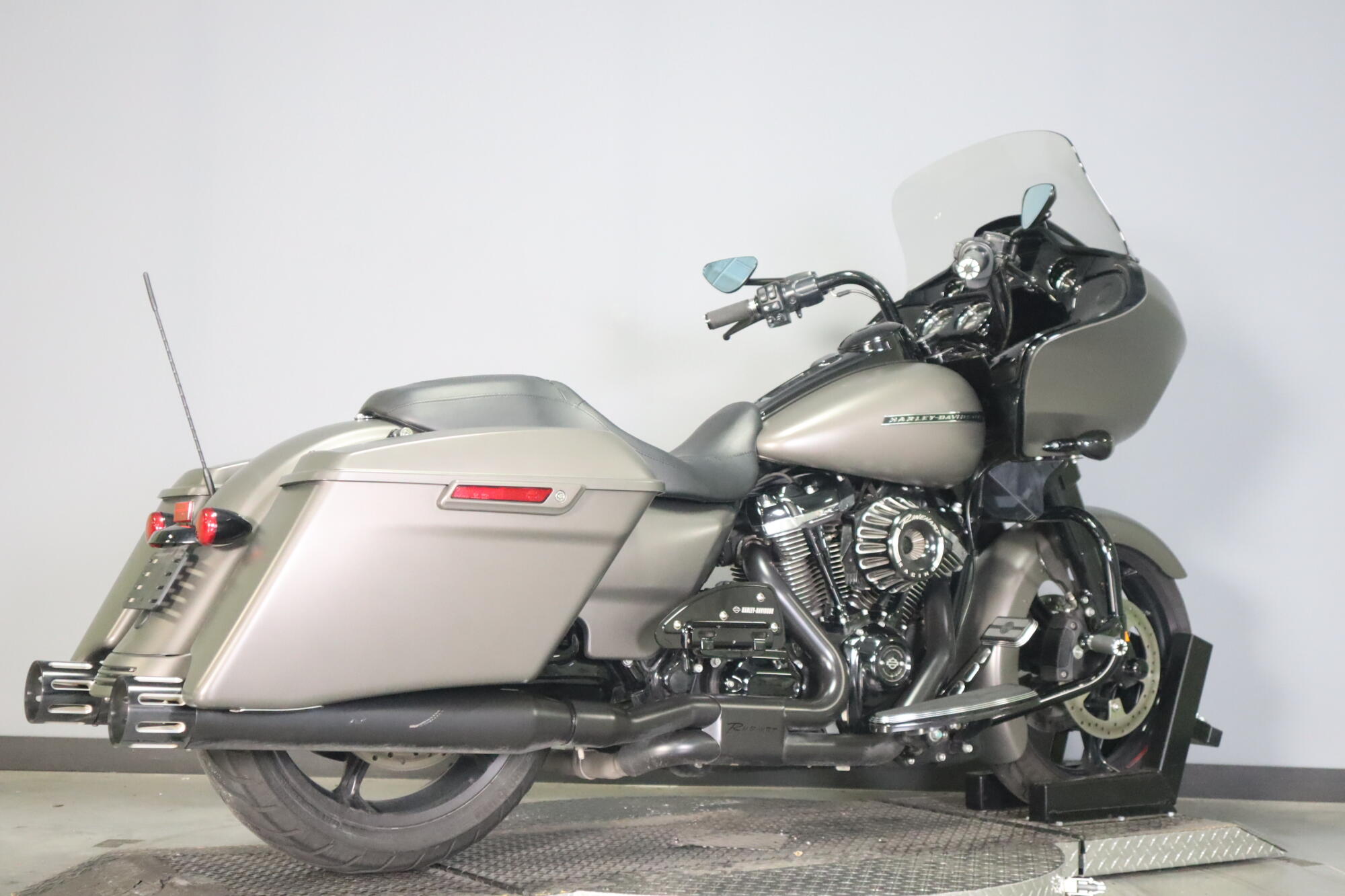 2019 Harley-Davidson® Road Glide® Special (FLTRXS), photo 8