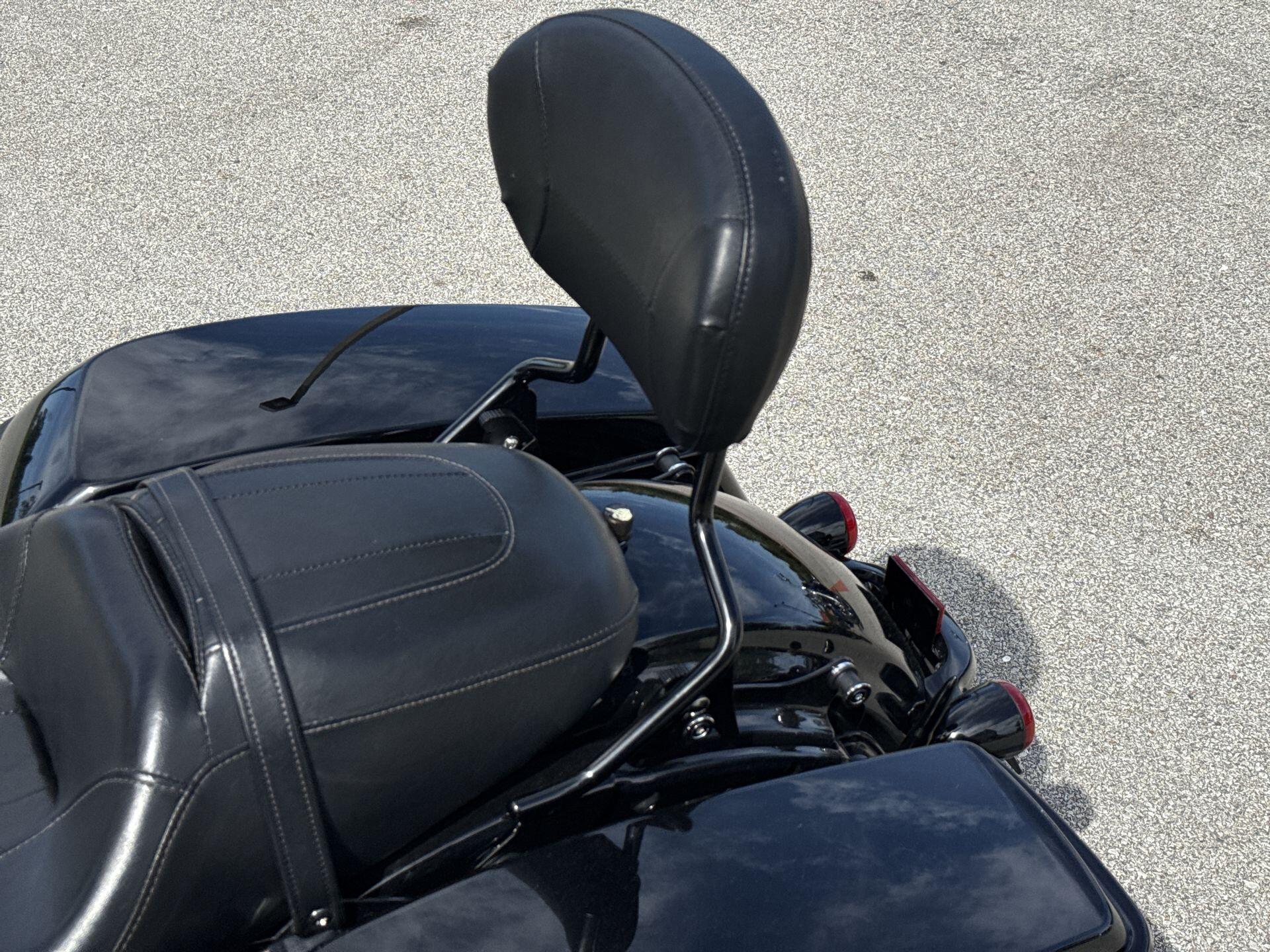 2018 Harley-Davidson® Street Glide® Special Vivid Black, photo 21