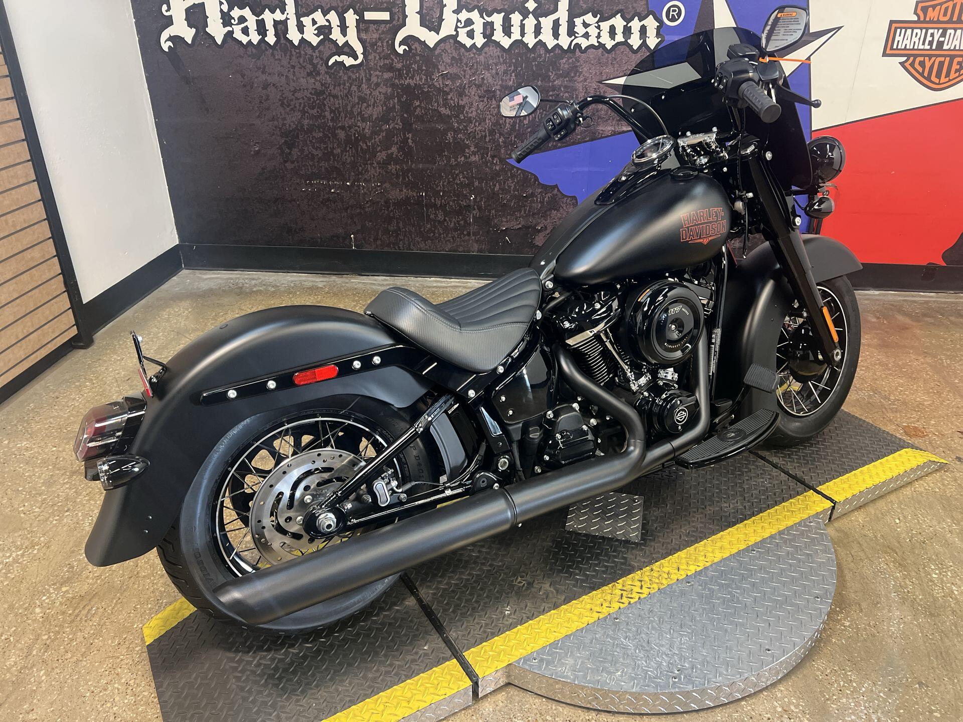 2026 Harley-Davidson® Deadwood™ FLHD, photo 9