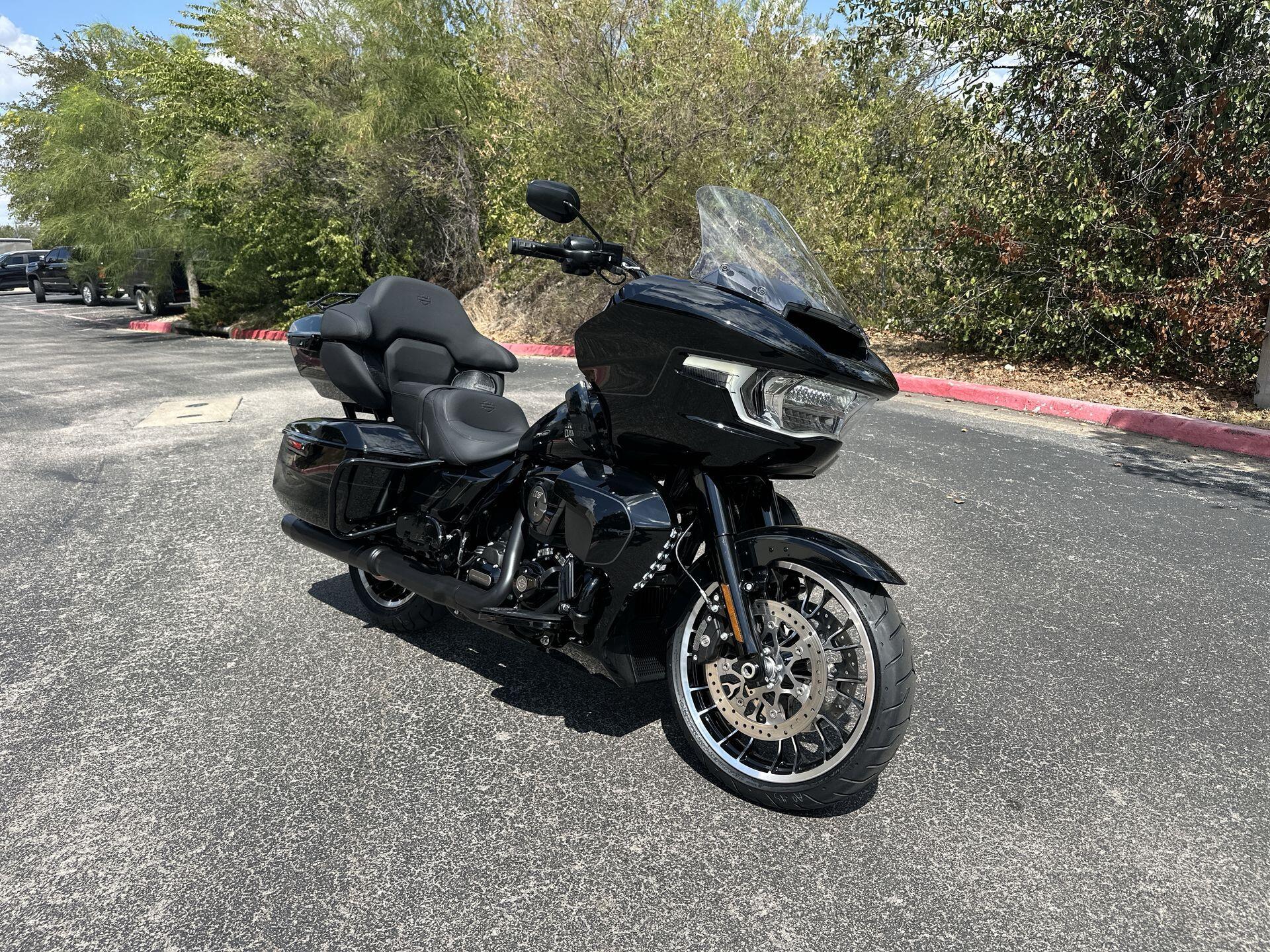 2026 Harley-Davidson® Road Glide Limited FLTRXL, photo 3