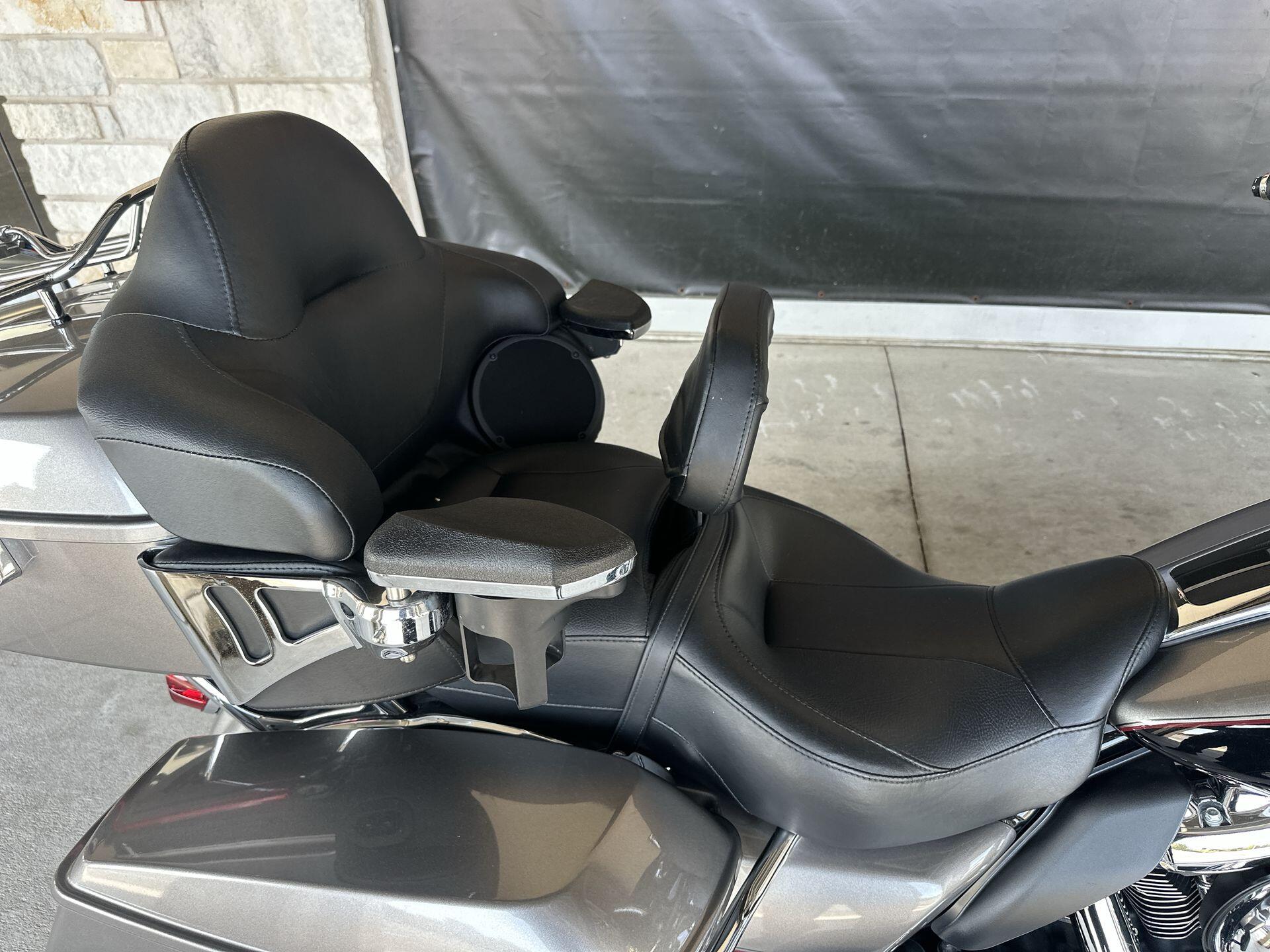 2017 Harley-Davidson® Road Glide® Ultra FLTRU, photo 15