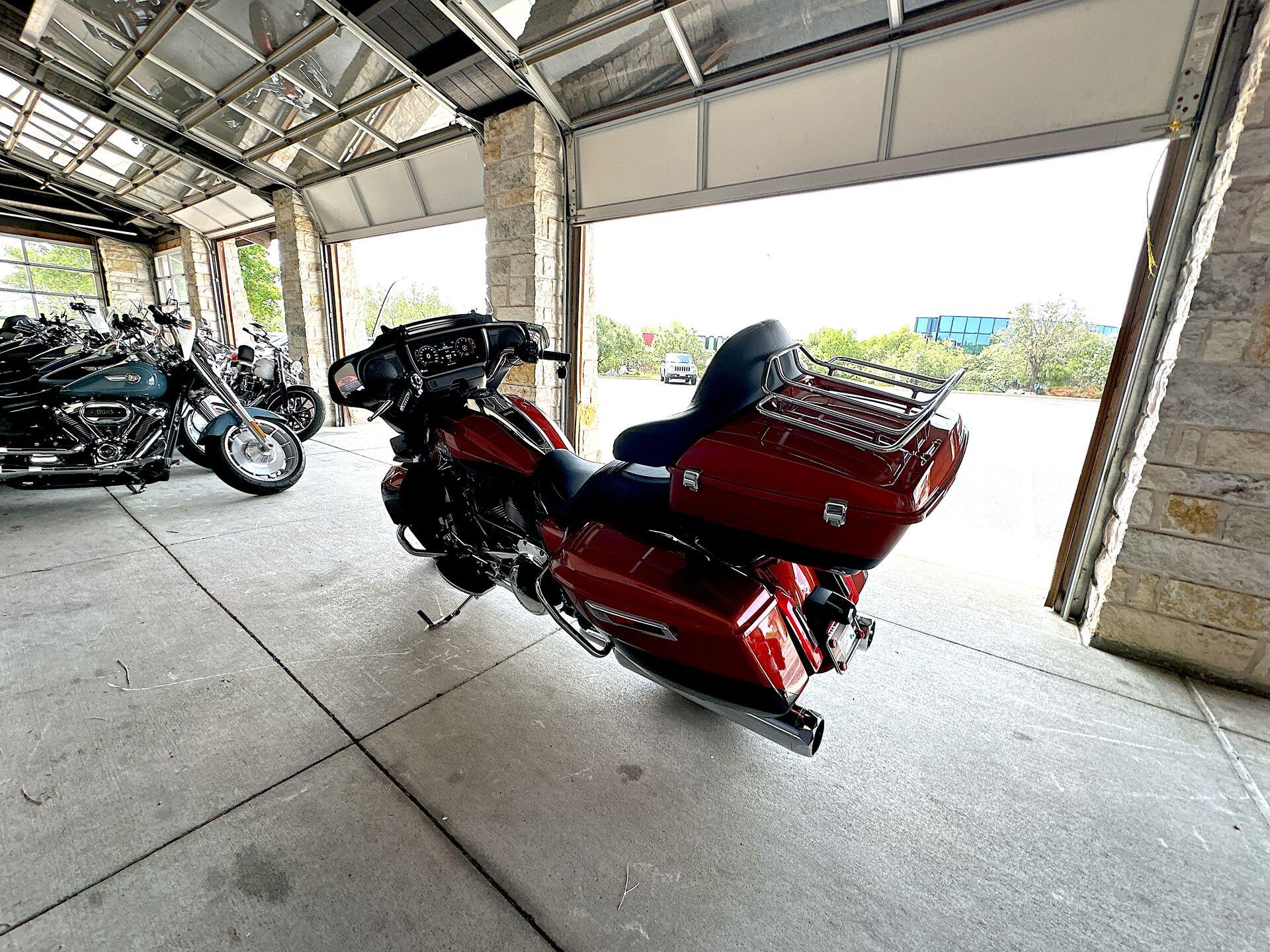2025 Harley-Davidson® Street Glide™ Ultra FLHXU, photo 8