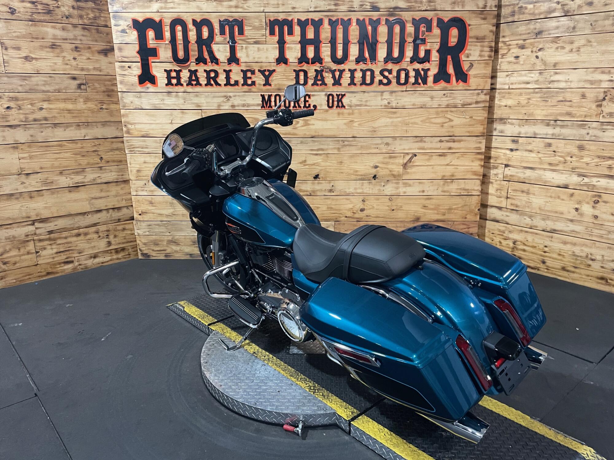 2026 Harley-Davidson® Road Glide® FLTRX, photo 11