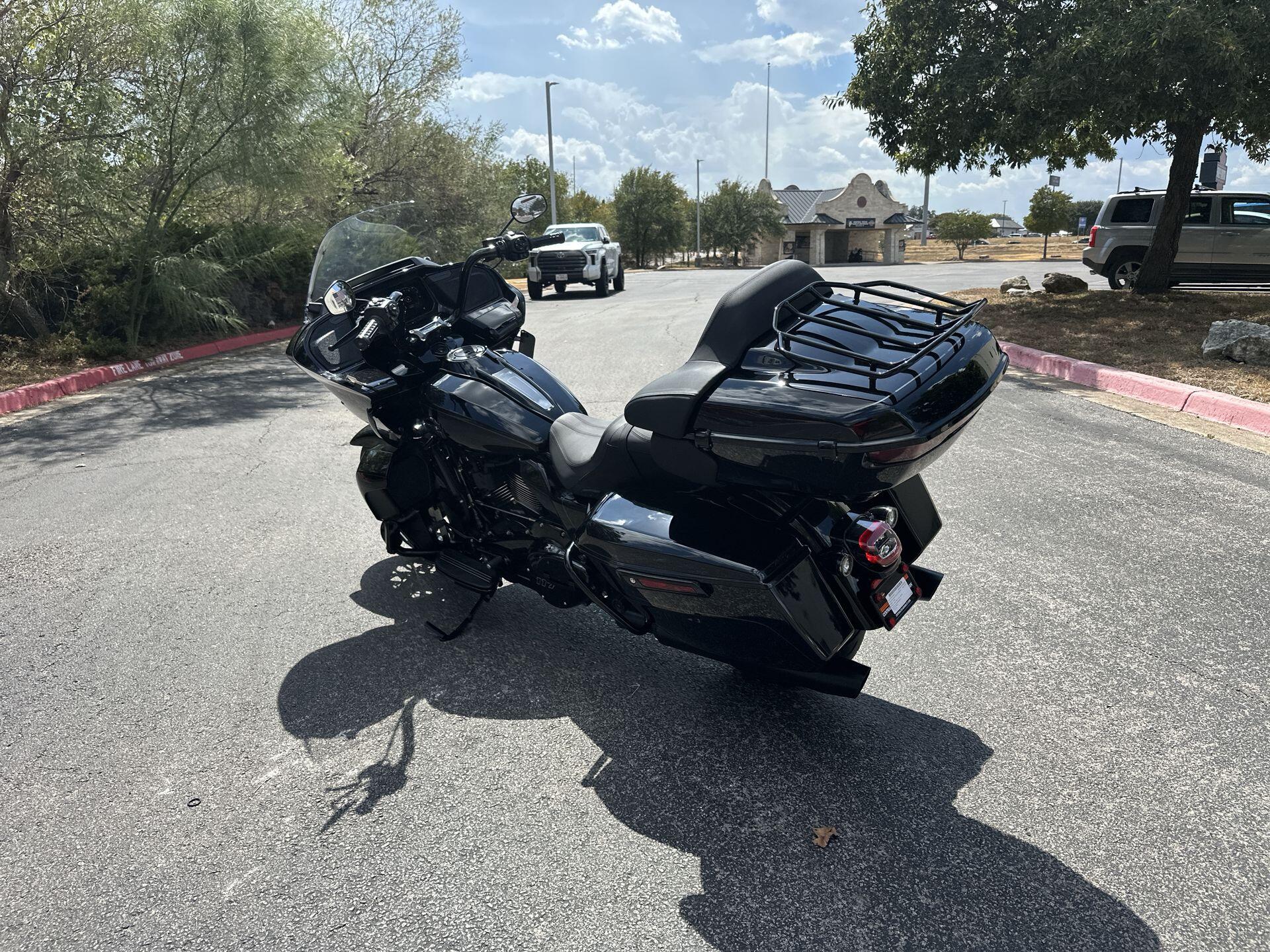 2026 Harley-Davidson® Road Glide Limited FLTRXL, photo 7