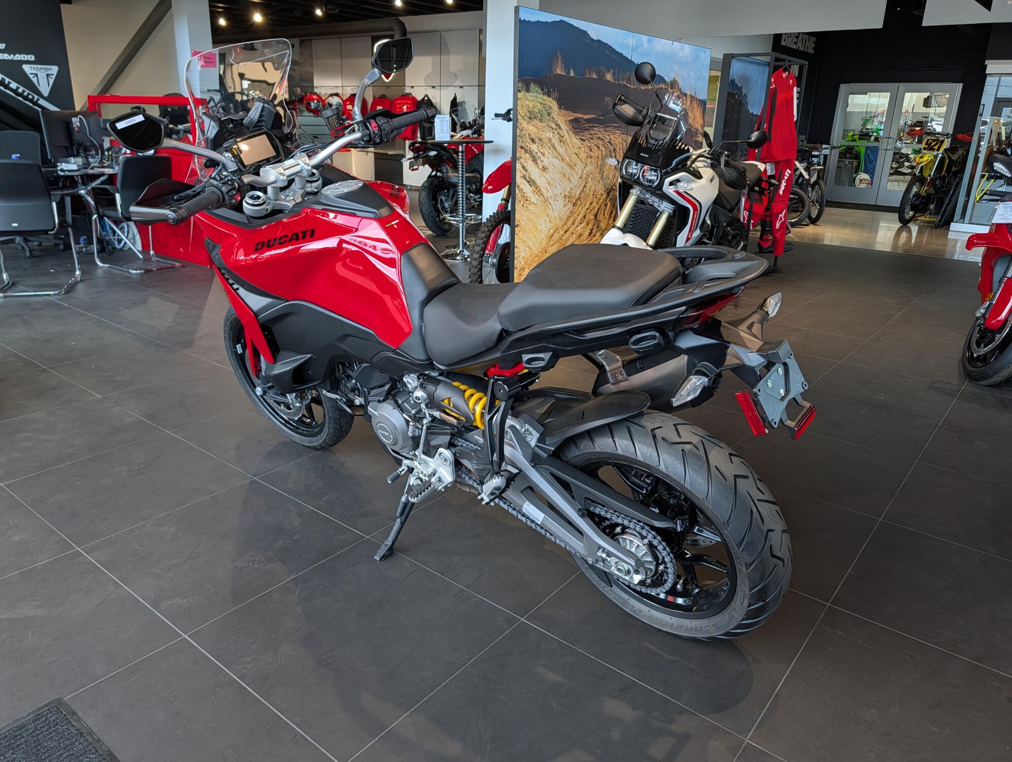2027 DUCATI MULTISTRADA V2 RED, photo 5