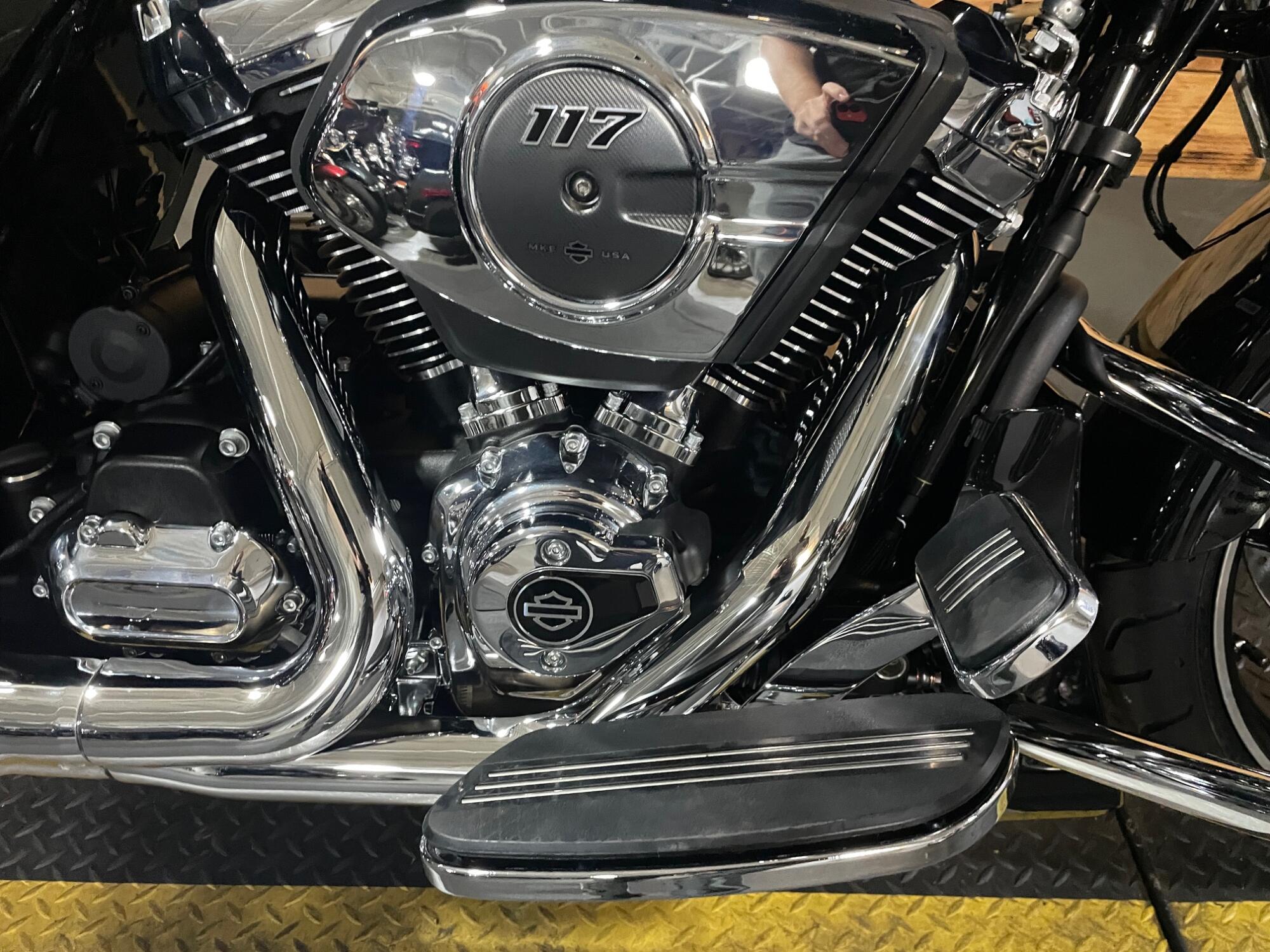 2026 Harley-Davidson® Road Glide® FLTRX, photo 3