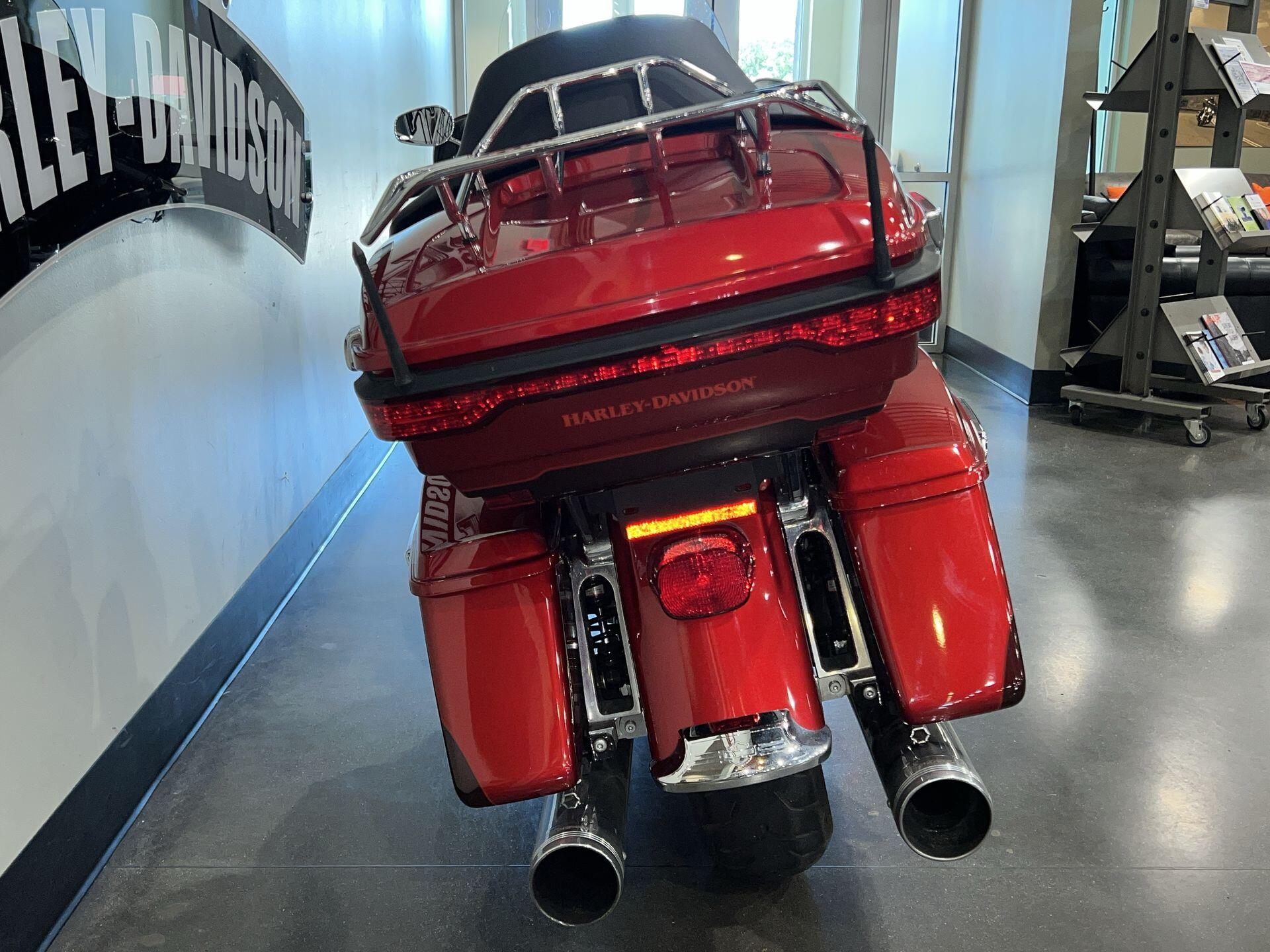 2019 Harley-Davidson® Ultra Limited FLHTK, photo 11