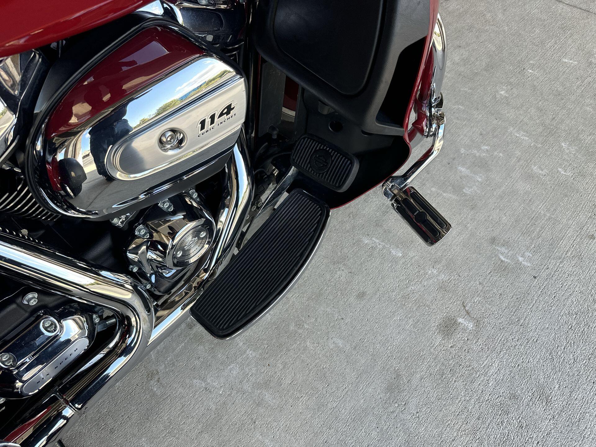 2021 Harley-Davidson® Tri Glide® Ultra FLHTCUTG, photo 16