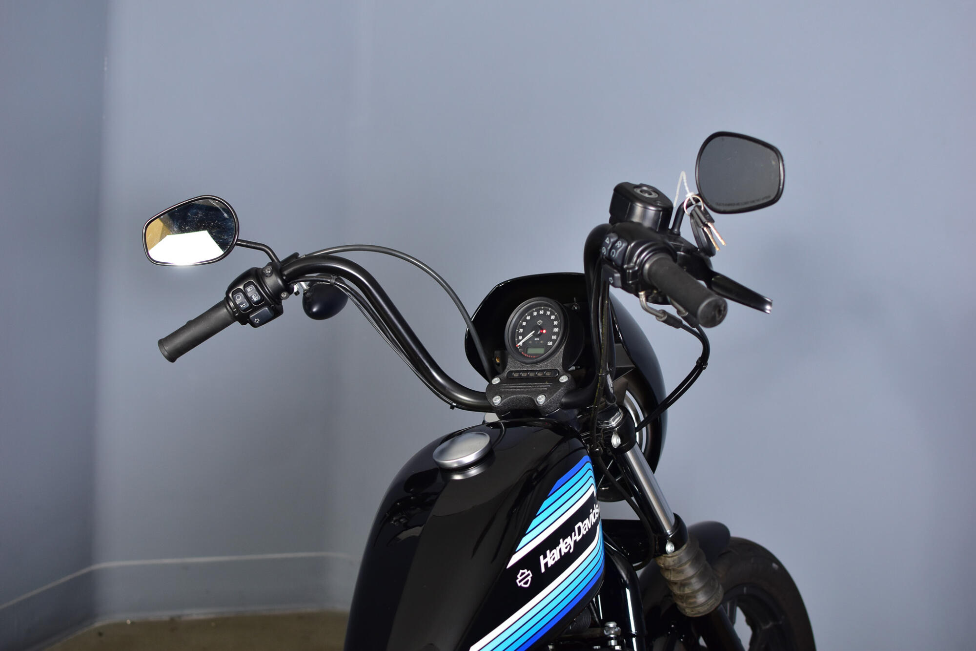 2019 Harley-Davidson® Iron 1200™ Vivid Black, photo 7