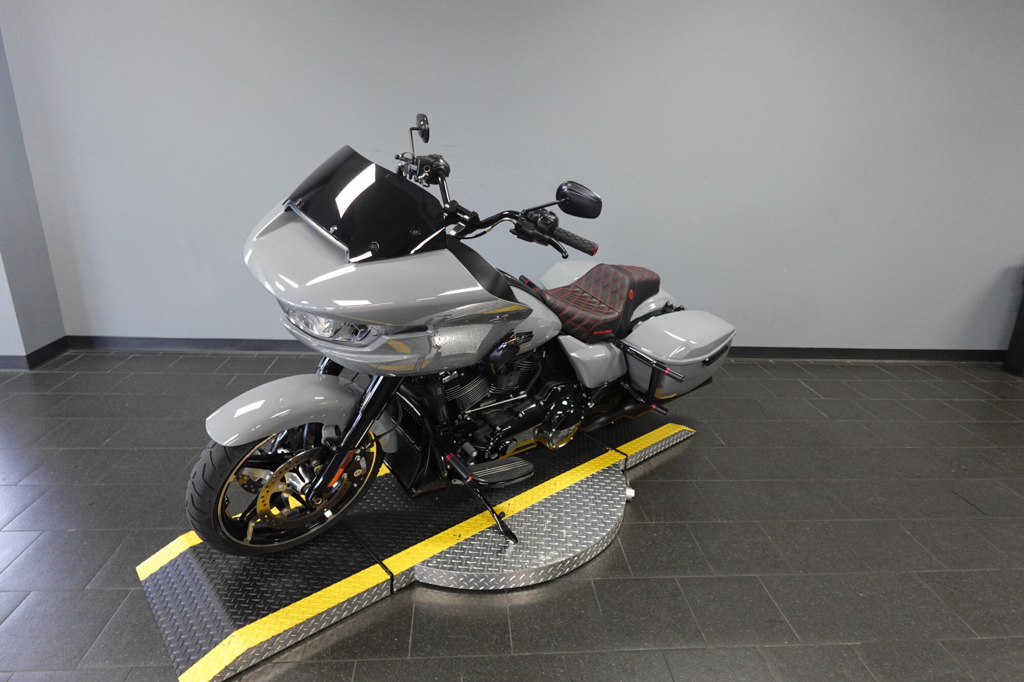 2026 Harley-Davidson® Road Glide® FLTRX, photo 4