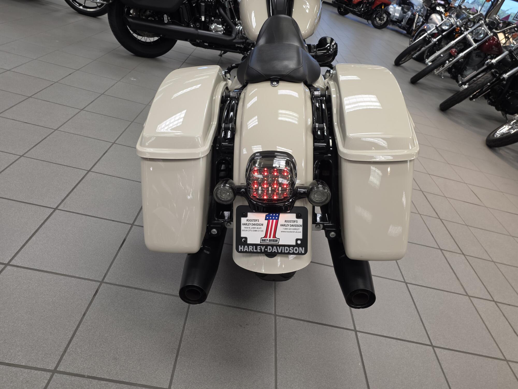 FLHXST 2023 Street Glide® ST, photo 19
