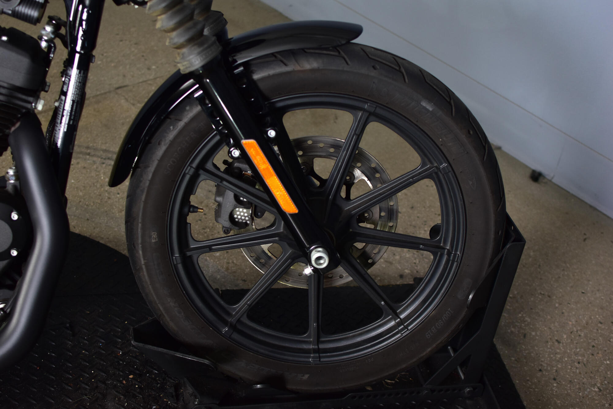 2019 Harley-Davidson® Iron 1200™ Vivid Black, photo 12