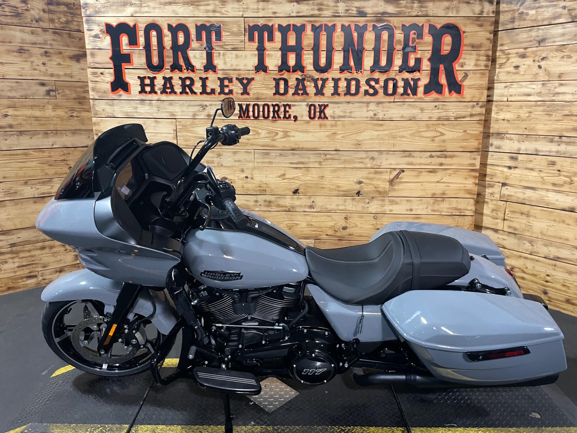 2026 Harley-Davidson® Road Glide® FLTRX, photo 9